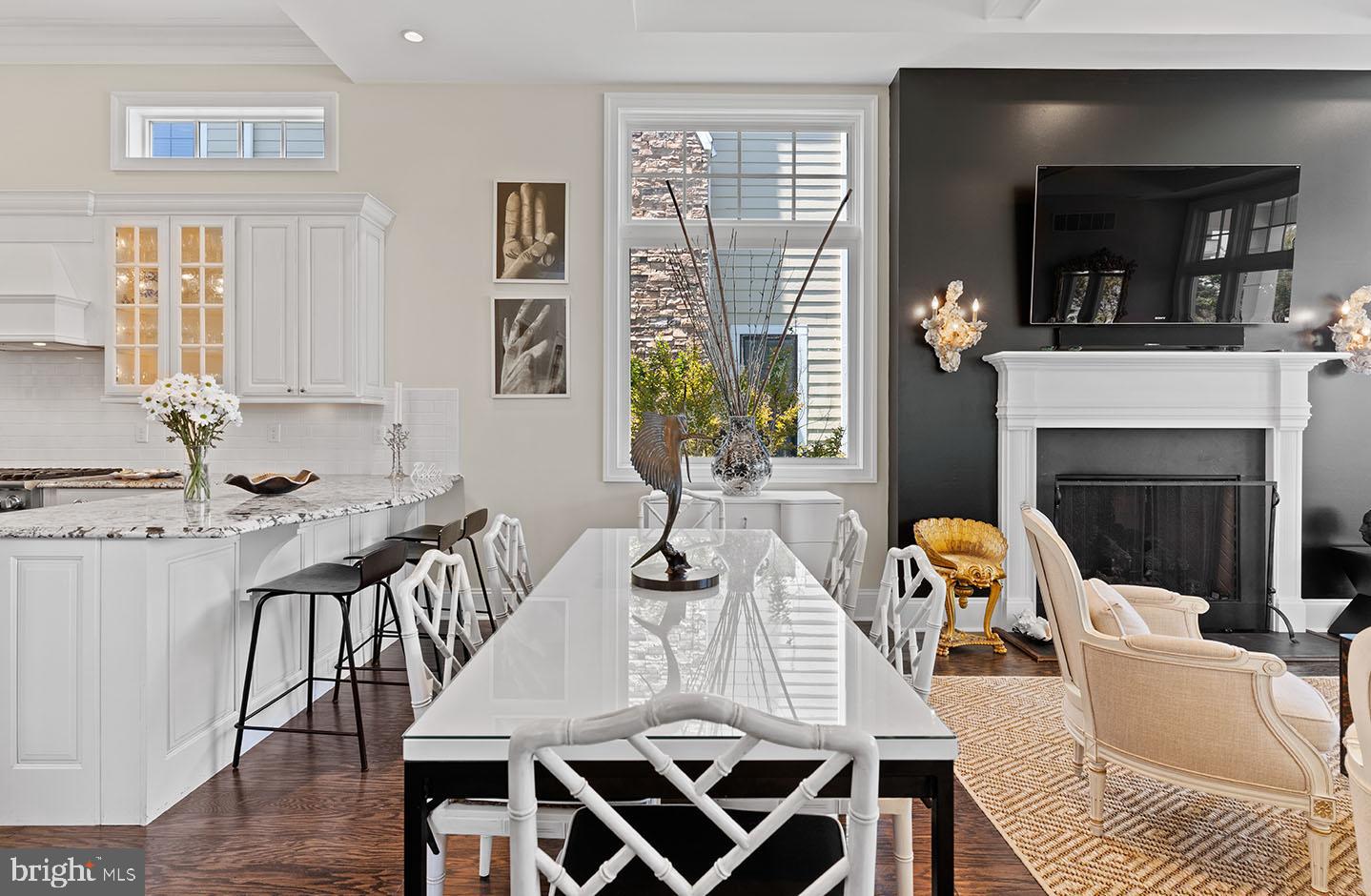 SILVER LAKE SHORES - Residential