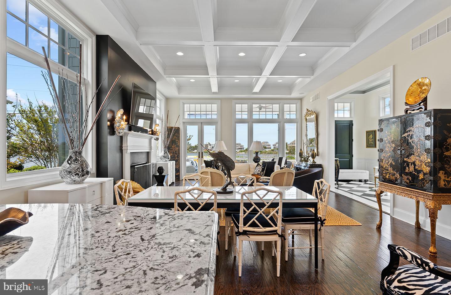 SILVER LAKE SHORES - Residential