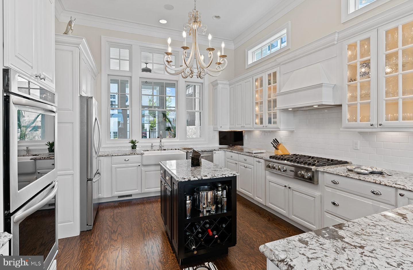 SILVER LAKE SHORES - Residential