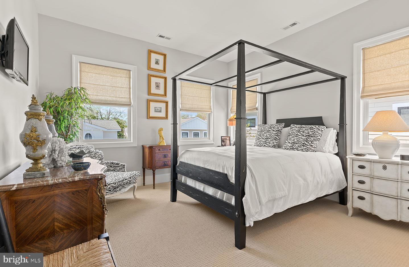 SILVER LAKE SHORES - Residential