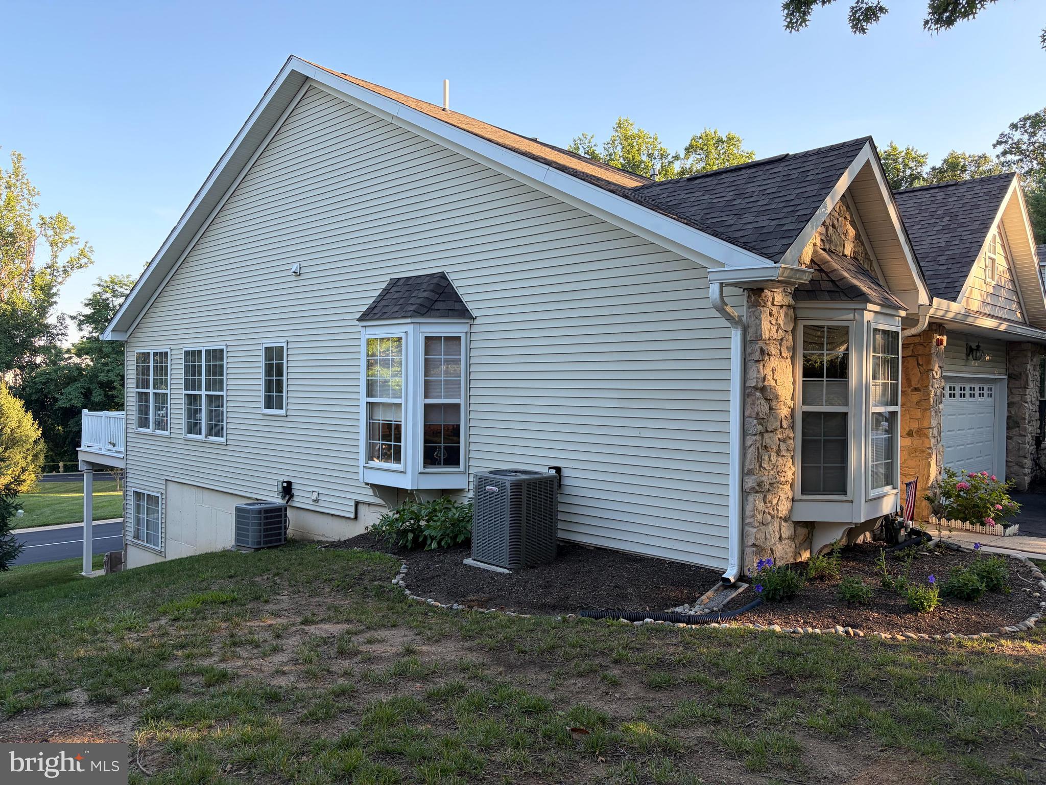 1601 COUNTRY CLUB DRIVE