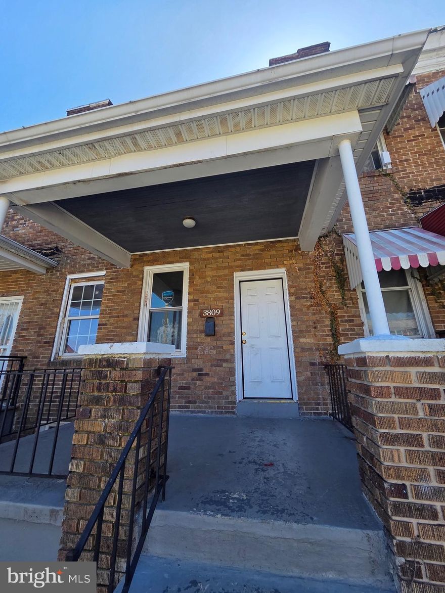 Spacious 3-bedroom, 1.5-bath rowhome on a quiet block, covered front porch and tons of potential. Ideal for investors or buyers looking to add value, this property offers a solid layout and a great opportunity to renovate and build equity. Don’t miss your chance—schedule a showing and bring your best offer!