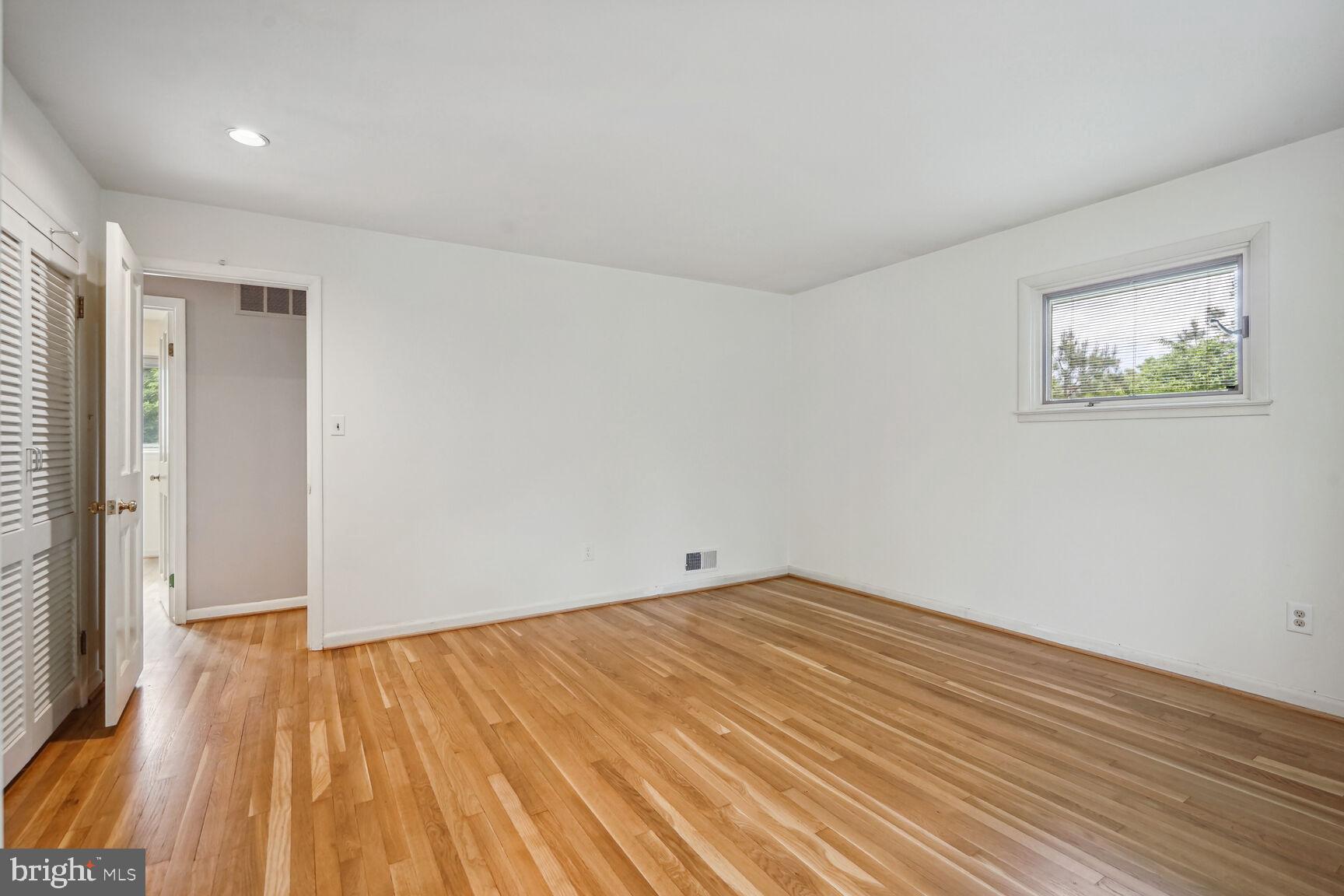 BROYHILL LANGLEY ESTATES - Residential Lease