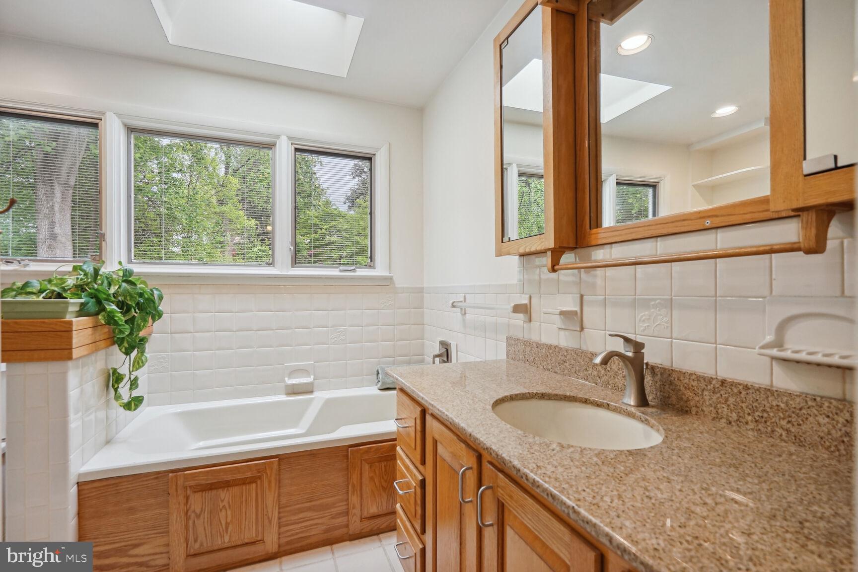 BROYHILL LANGLEY ESTATES - Residential Lease