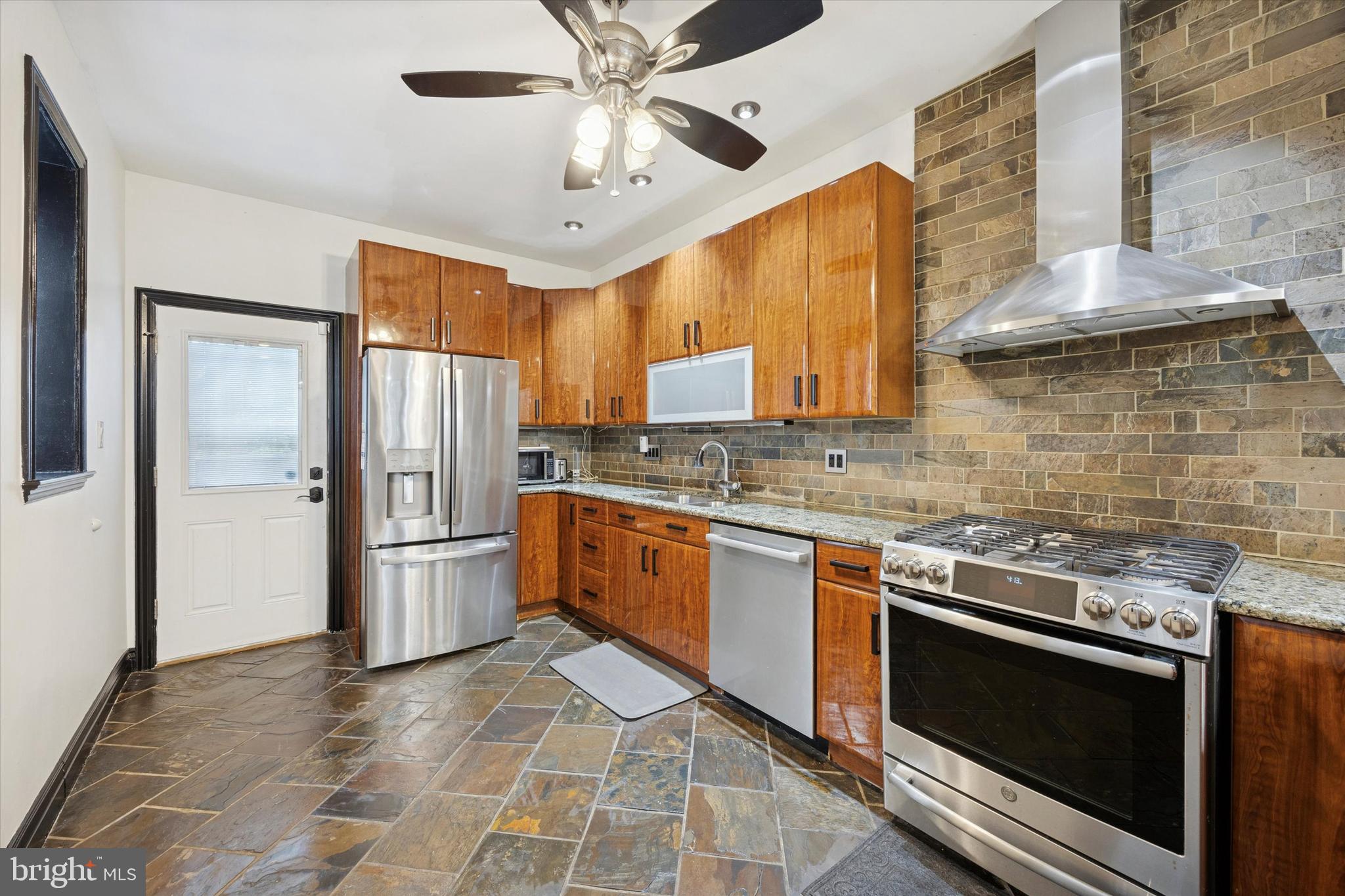 PASSYUNK SQUARE - Residential