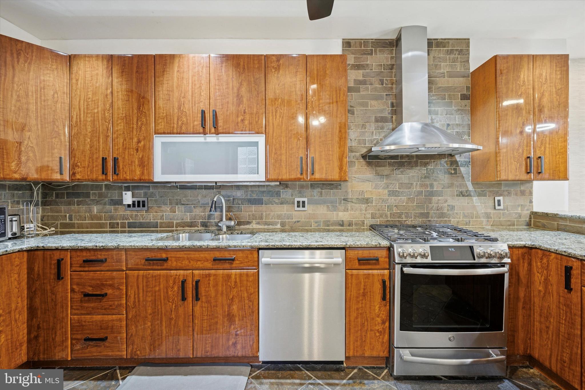 PASSYUNK SQUARE - Residential