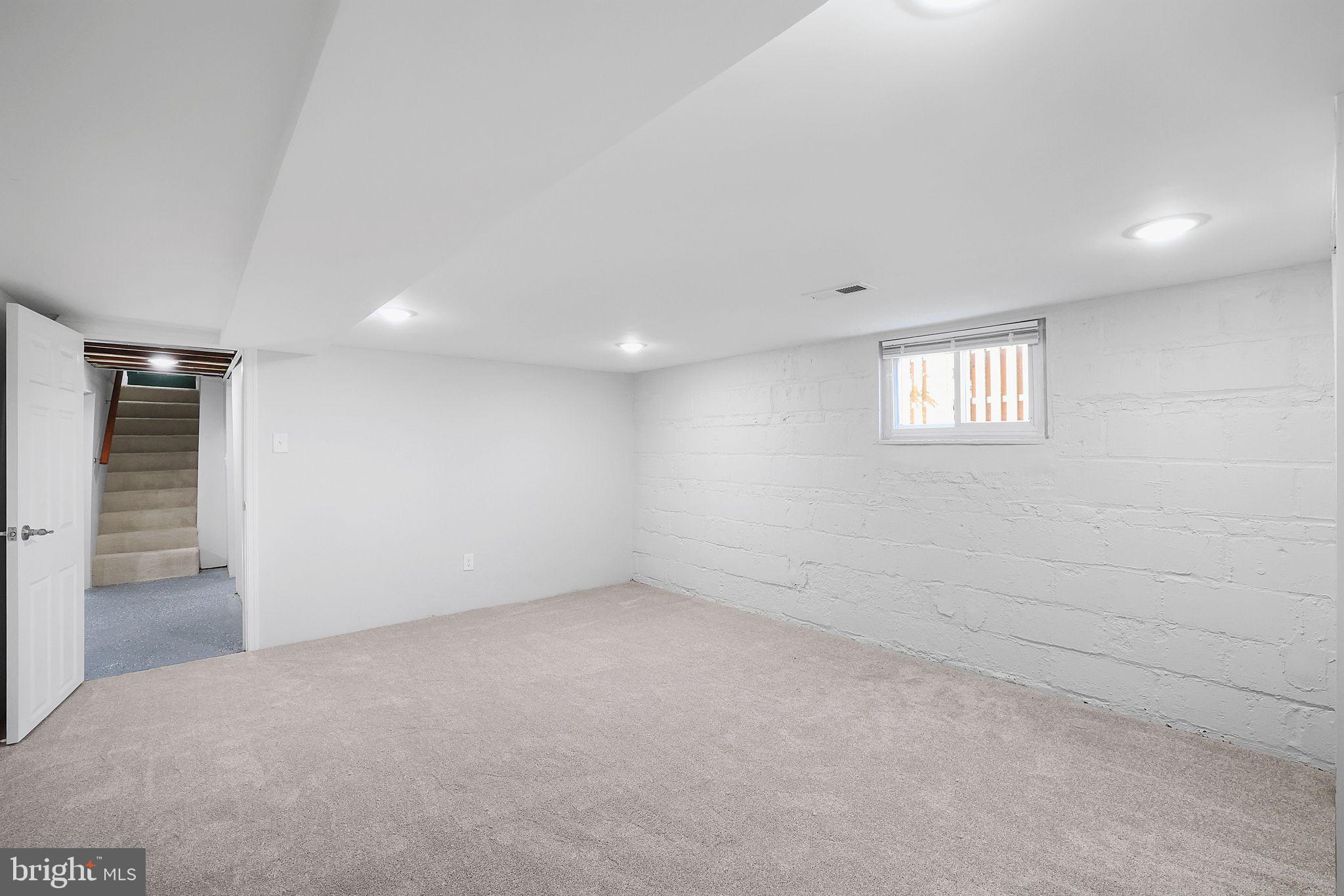 RIVERDALE PARK - Residential Lease