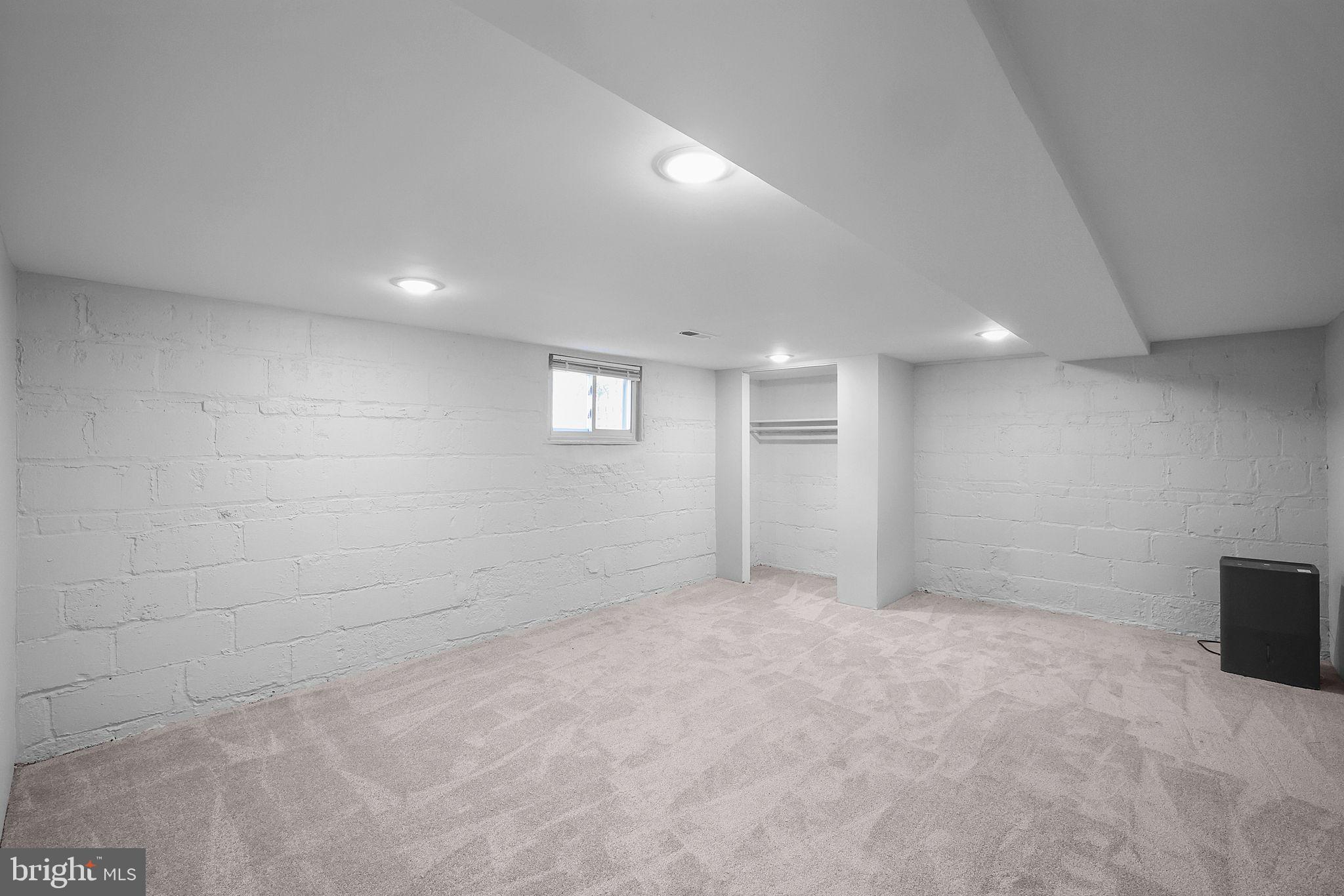 RIVERDALE PARK - Residential Lease