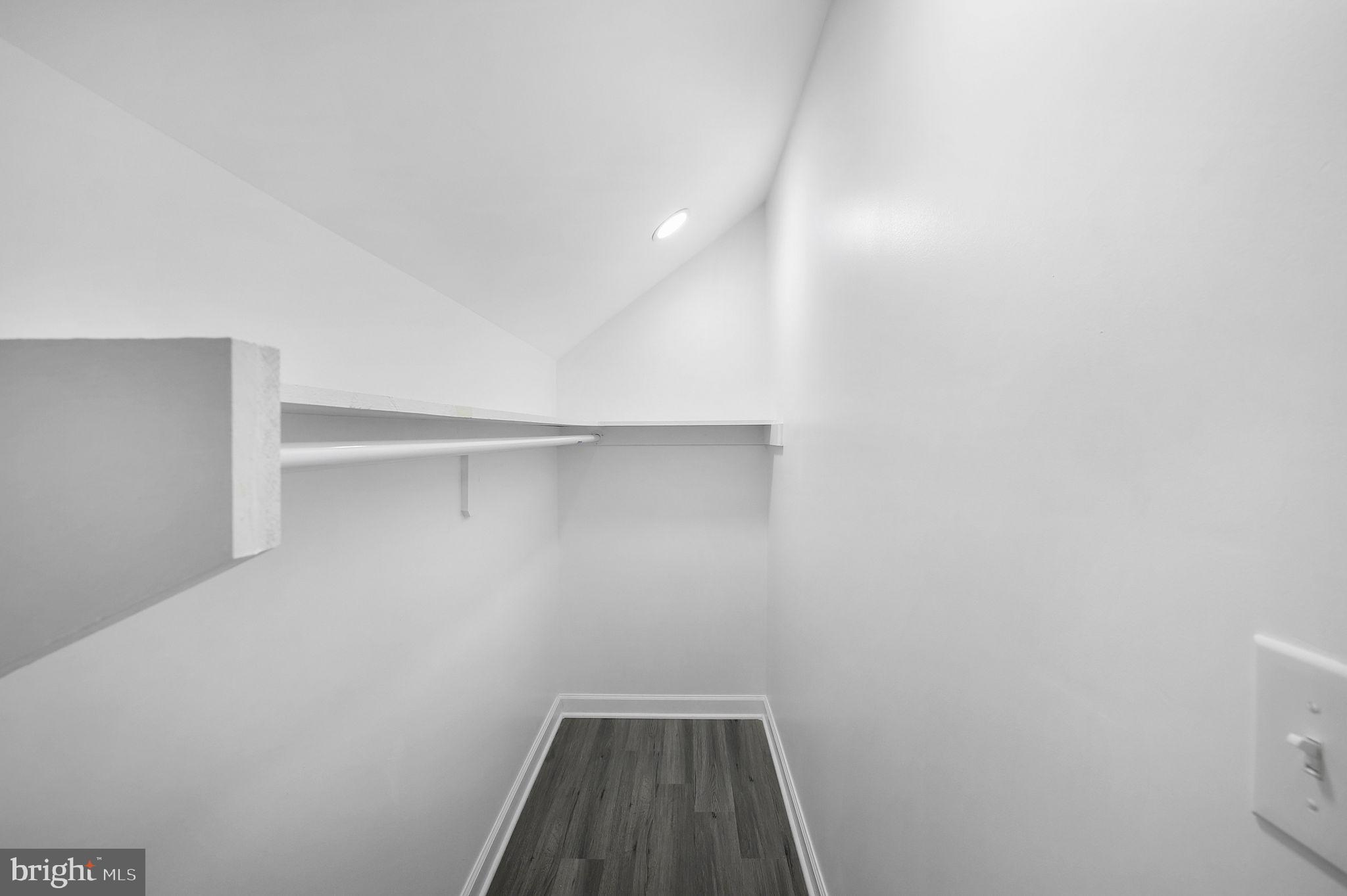 RIVERDALE PARK - Residential Lease