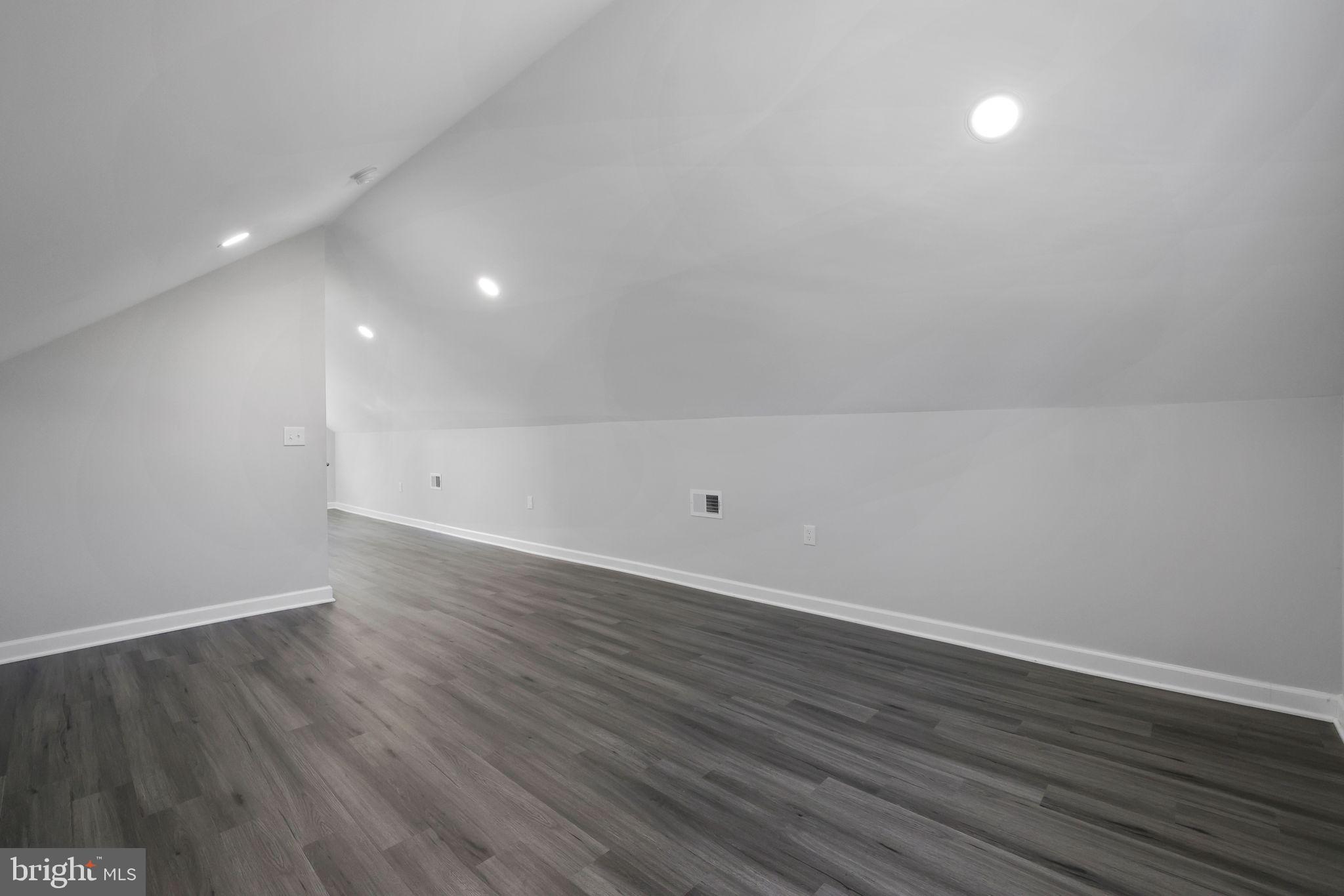 RIVERDALE PARK - Residential Lease