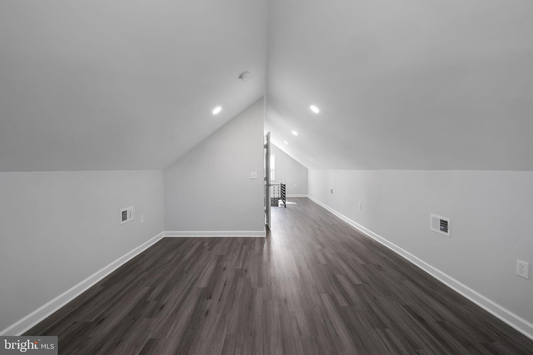 RIVERDALE PARK - Residential Lease