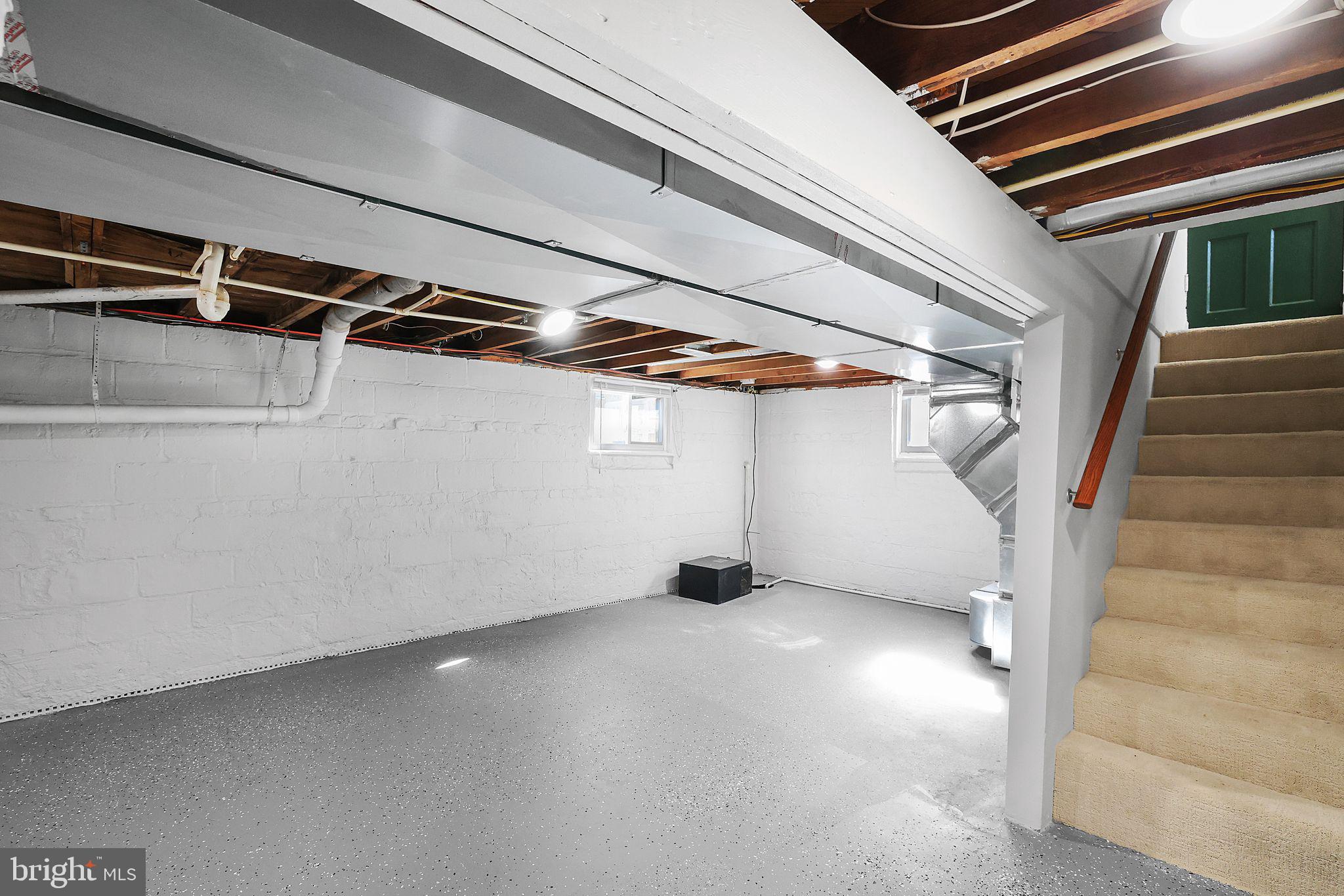 RIVERDALE PARK - Residential Lease