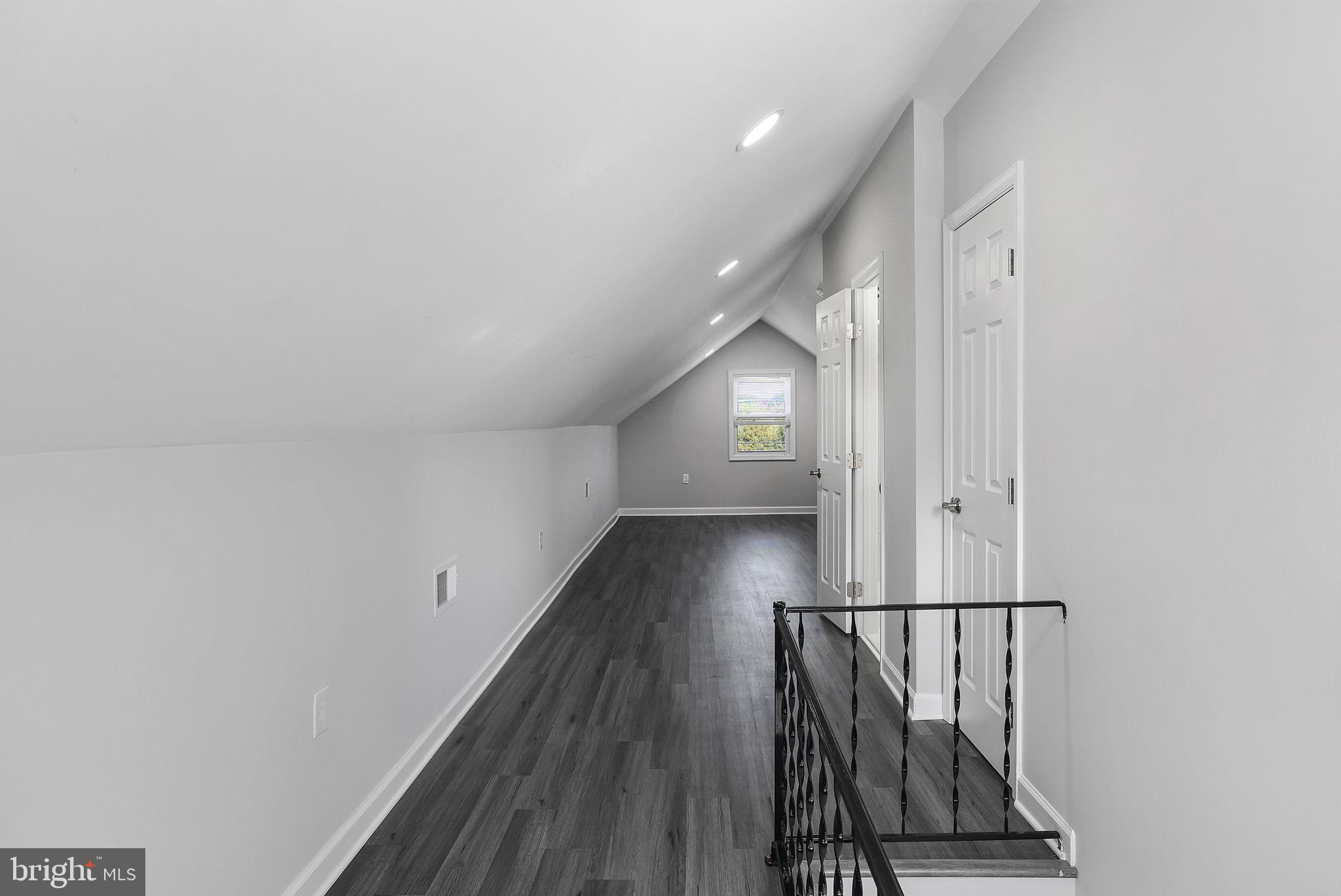 RIVERDALE PARK - Residential Lease