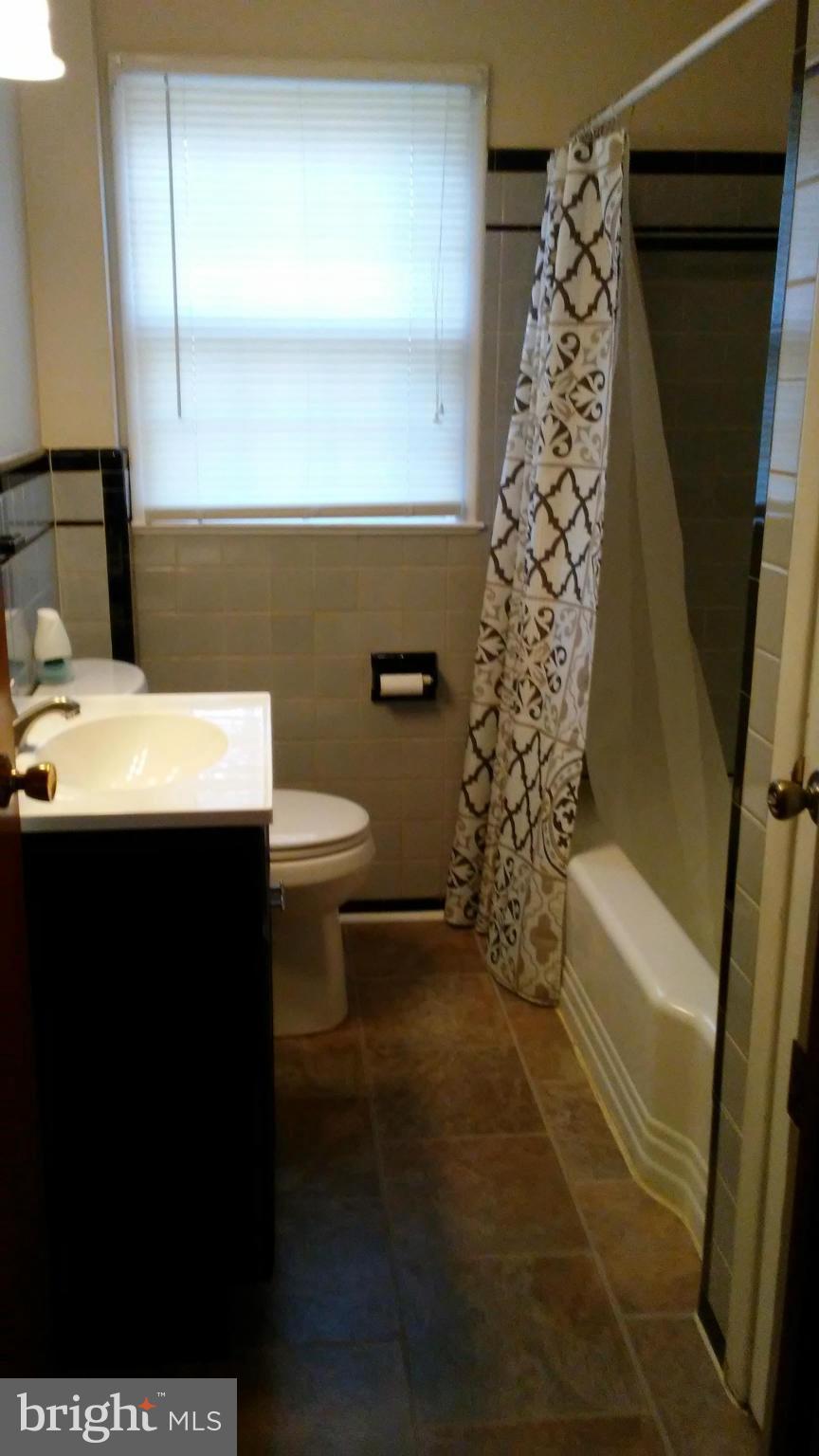 COLLEGE HEIGHTS - Residential Lease