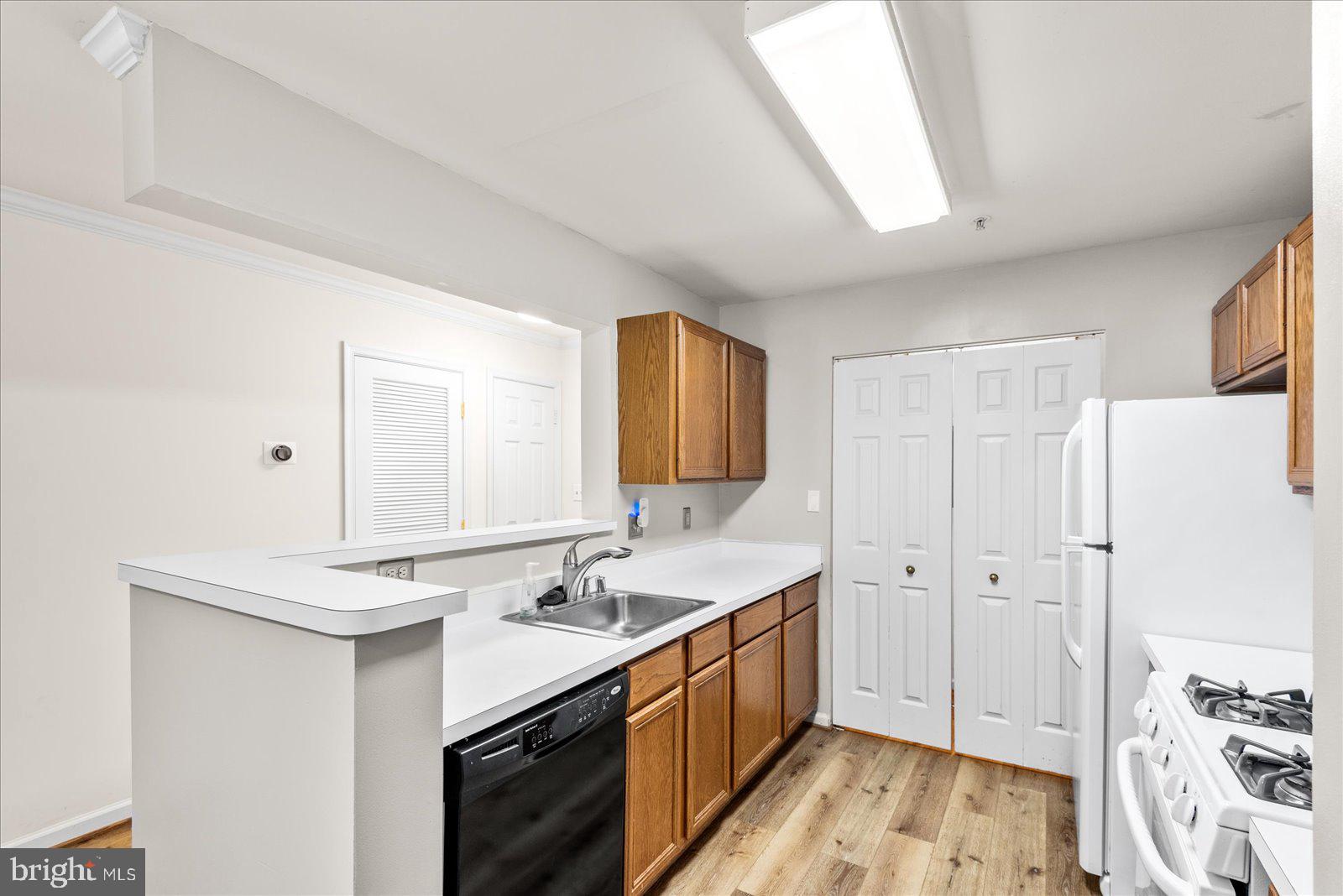 STRATFORD CONDOS - Residential