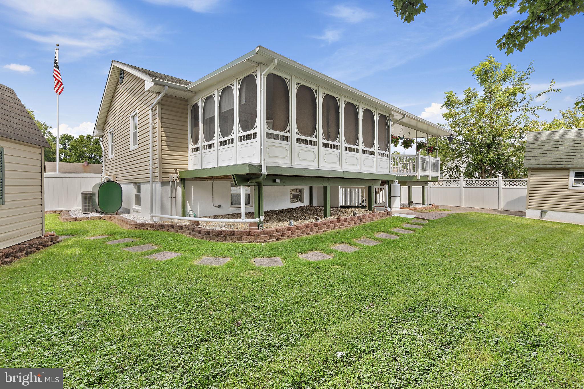 3 POLO COURT
