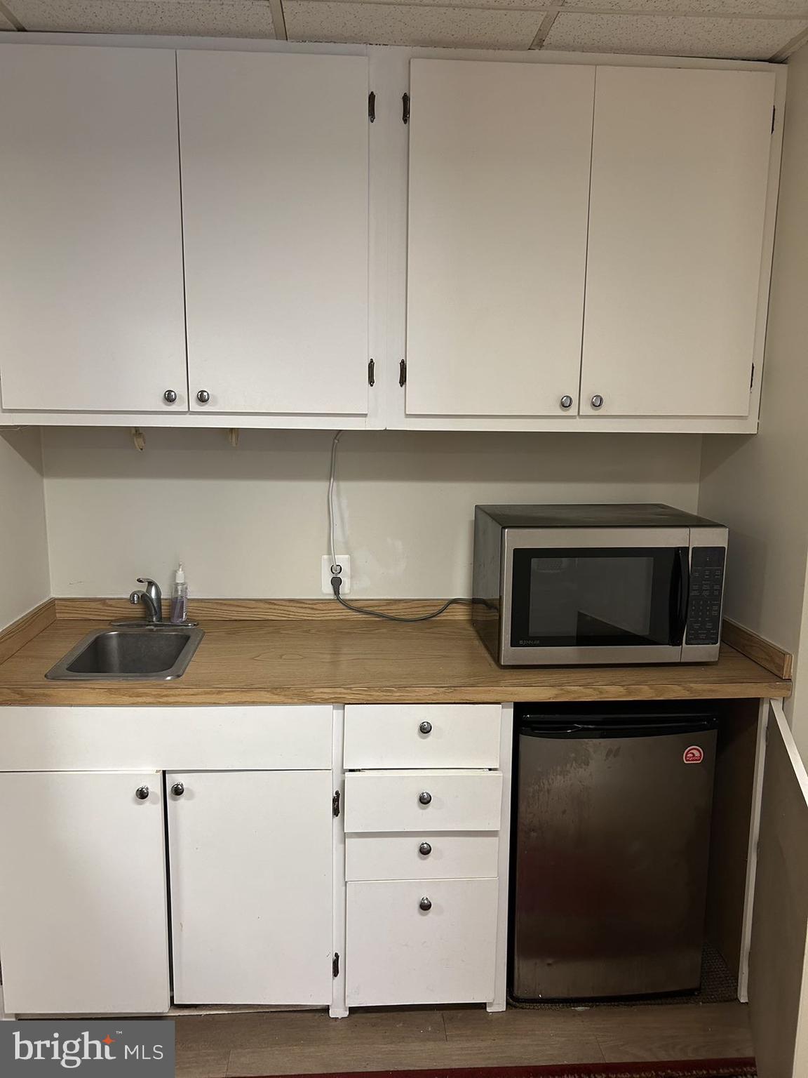 PIKE AND ROSE - Commercial Sale