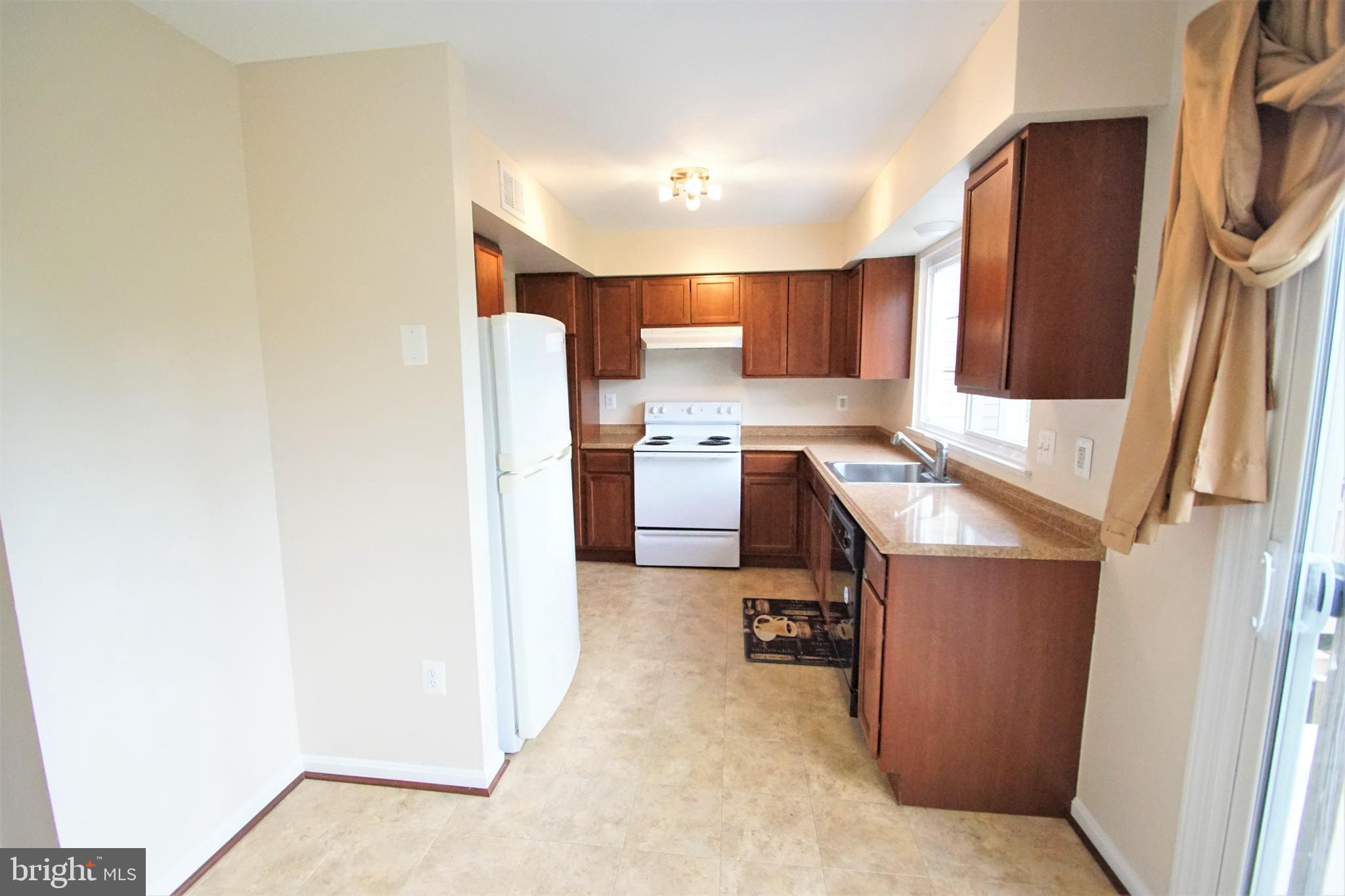 VILLAGE OF THOMAS RUN - Residential