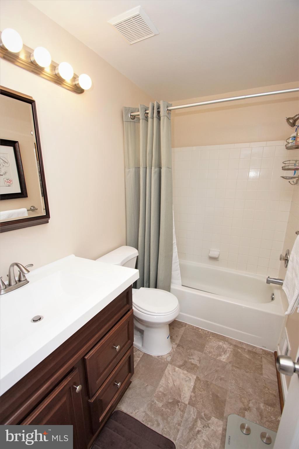 VILLAGE OF THOMAS RUN - Residential