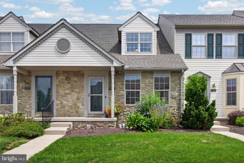 Townhouse For Sale - 405 Cobblestone Lane<br/> LANCASTER, PA 17601