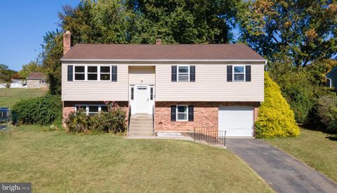 Photo of 711 Carole Dr Ln, UPPER CHICHESTER, PA 19061 (MLS # PADE2101682)
