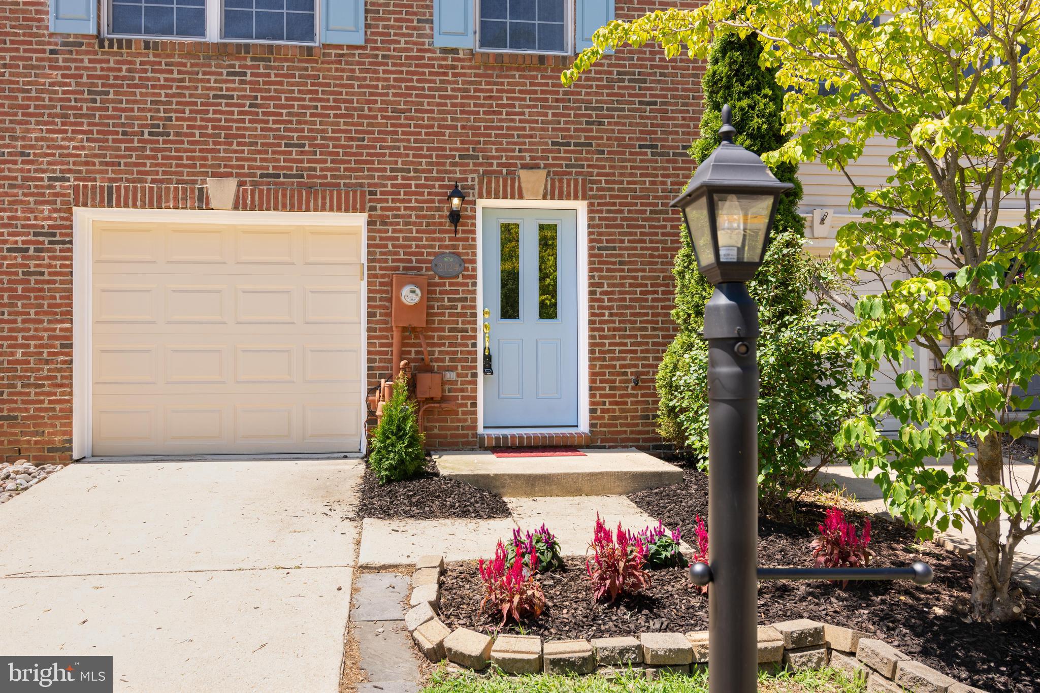 RIVER OAKS - Residential Lease