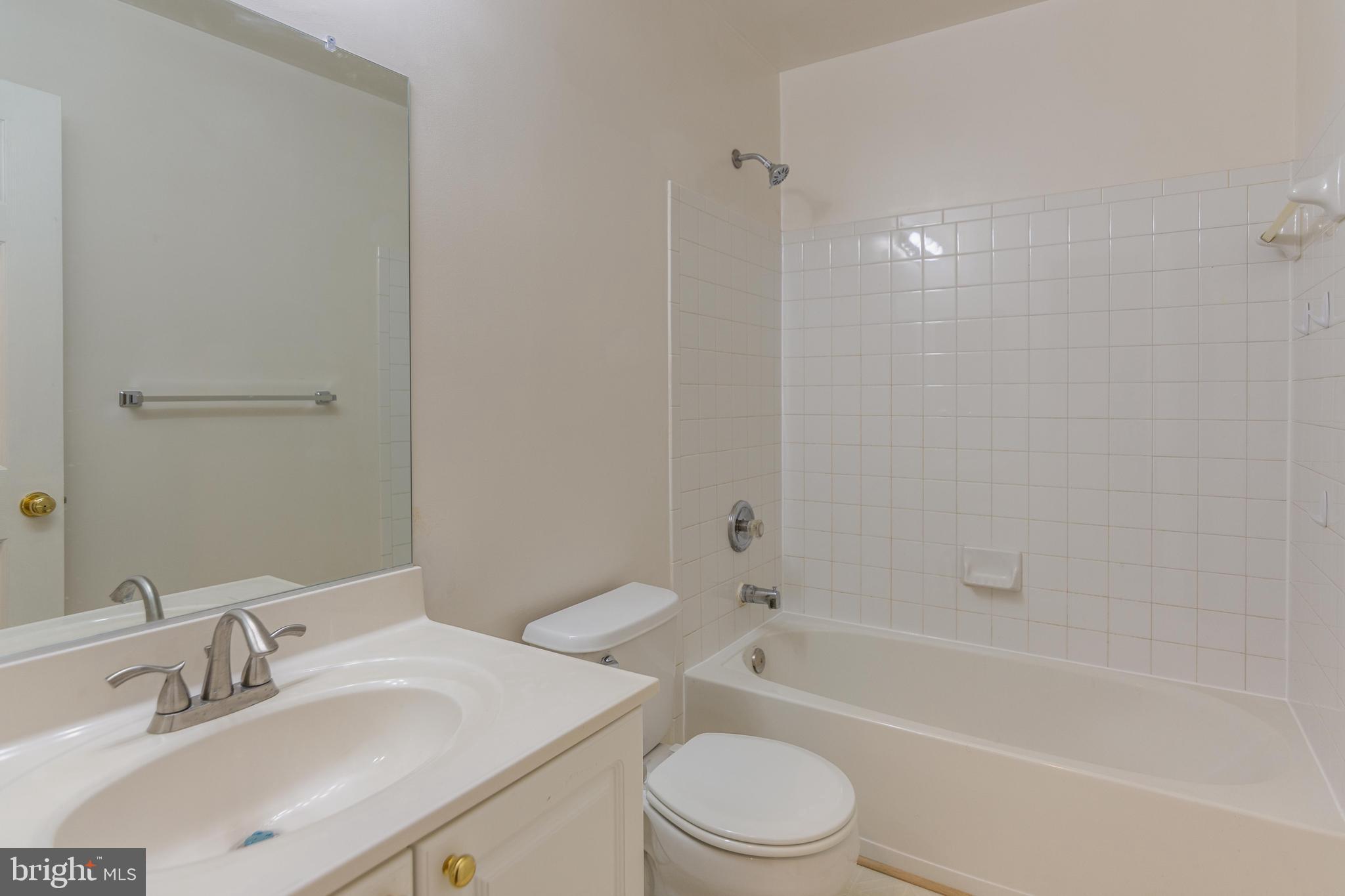 RIVER OAKS - Residential Lease