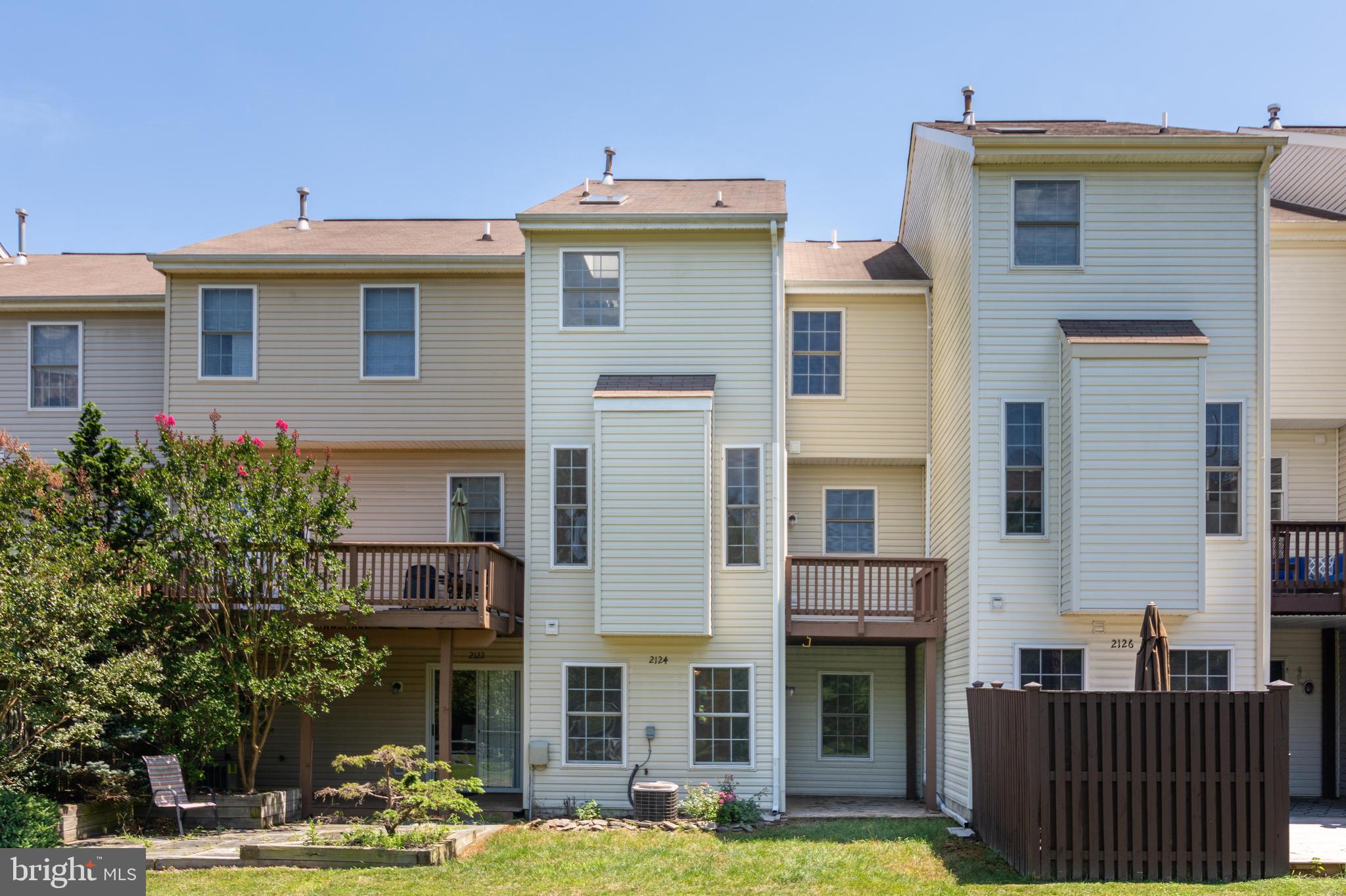 RIVER OAKS - Residential Lease