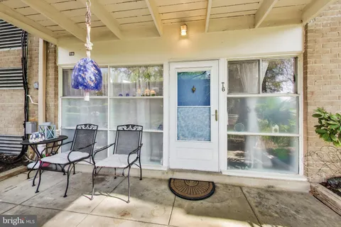 4909 Americana Drive Unit A, Annandale, VA MLS: VAFX2300278