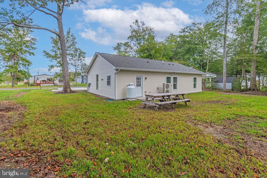 37155 E WHITE TAIL DR