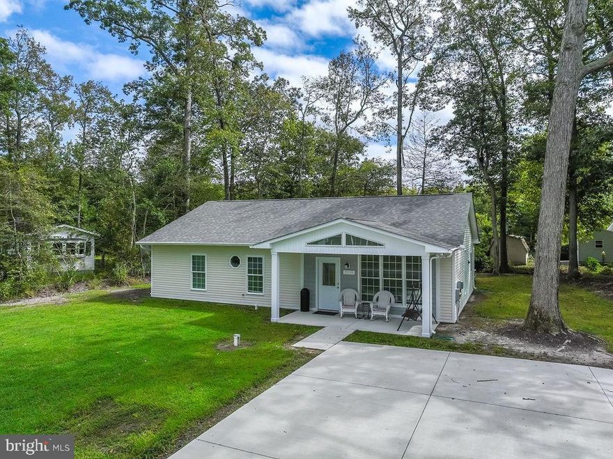 Versatile Residence. Look no further!  This could be a 4-bedroom/ 3- baths home with an office and exercise room OR Summer Housing for your employees. Look No Further! Best Dormitory-style home Available on the Shore! Housing equals hiring power in resort towns.  Affordable summer retreat for a large group that sleeps 12. This economically built property is conveniently located near the Bayside Community and is just 4 miles from the ocean. Solve staffing shortages-buy staff housing. In 2024, this was used as J-1 property, featuring 6 bedrooms and 3 Bathrooms, with every 2 bedrooms sharing a bath. Excellent rental possibility. No Town Taxes. No HOA. No Water bill, as the Water bill is not tied to the sewer system. Sewage usage is a flat fee. Great Opportunity!