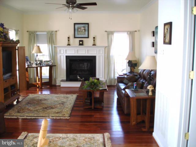 SPRUCE HILL ESTATES - Residential