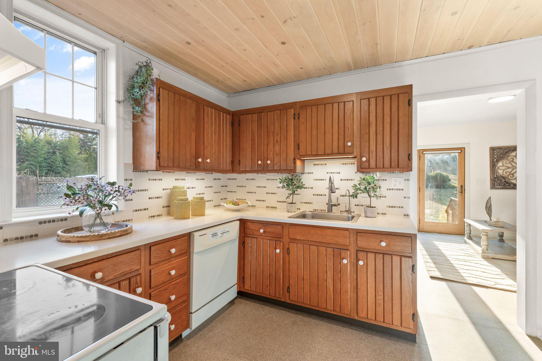 TEMPLE VIEW - Residential