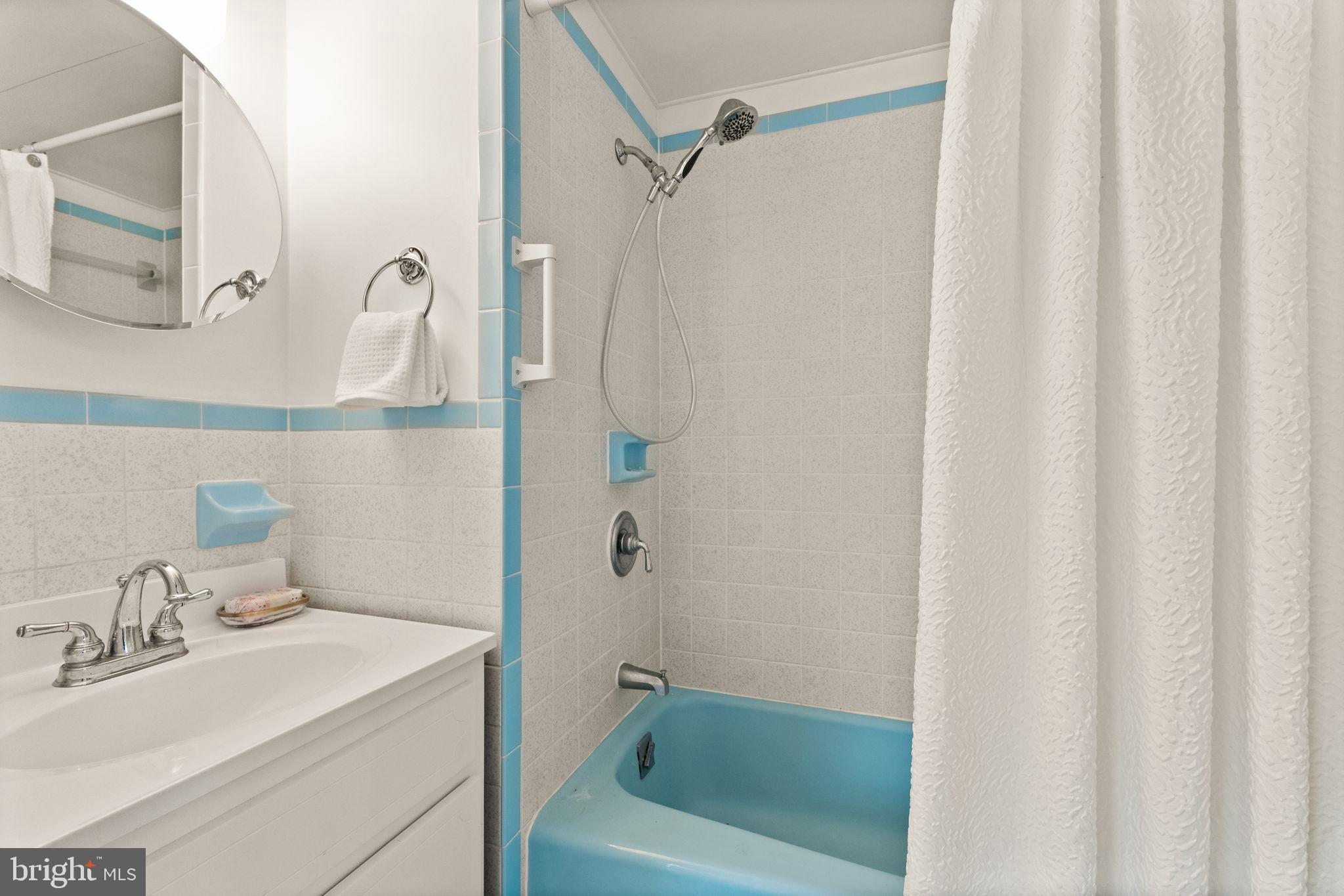 TEMPLE VIEW - Residential