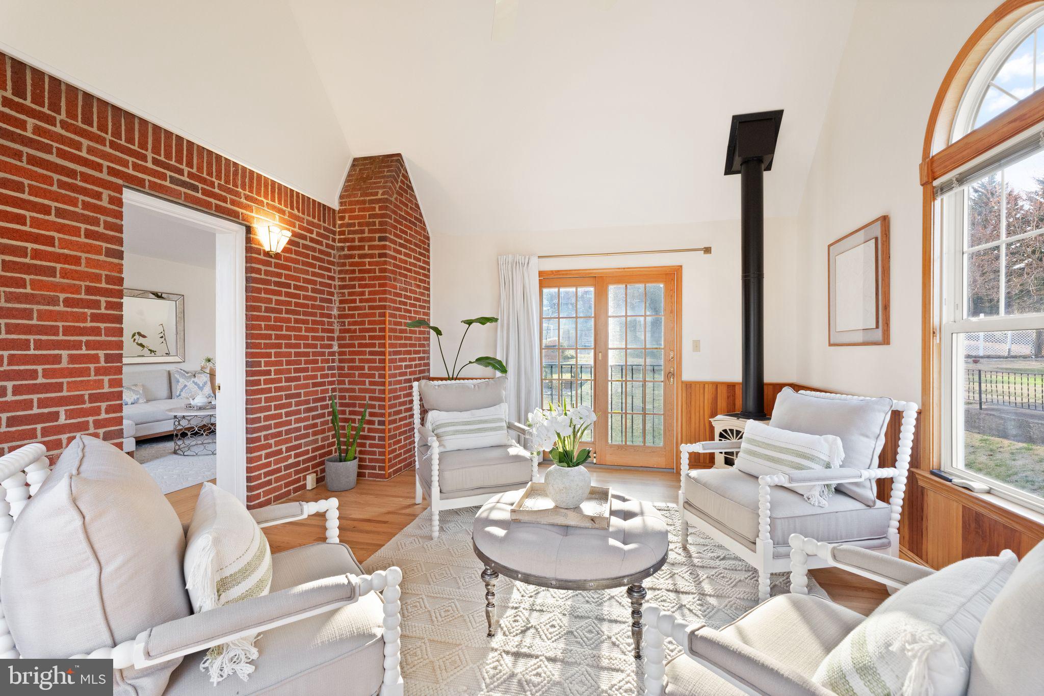 TEMPLE VIEW - Residential