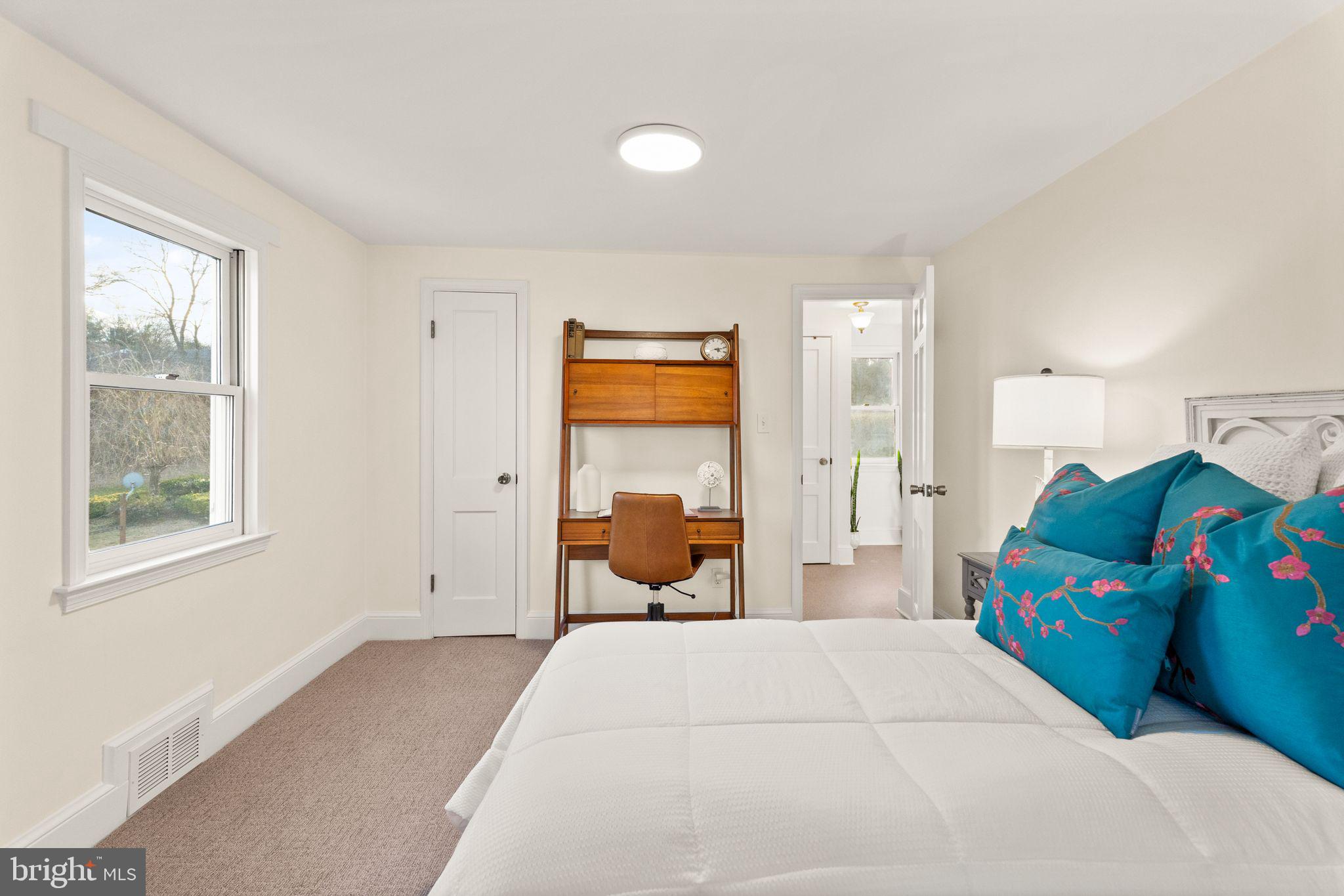 TEMPLE VIEW - Residential