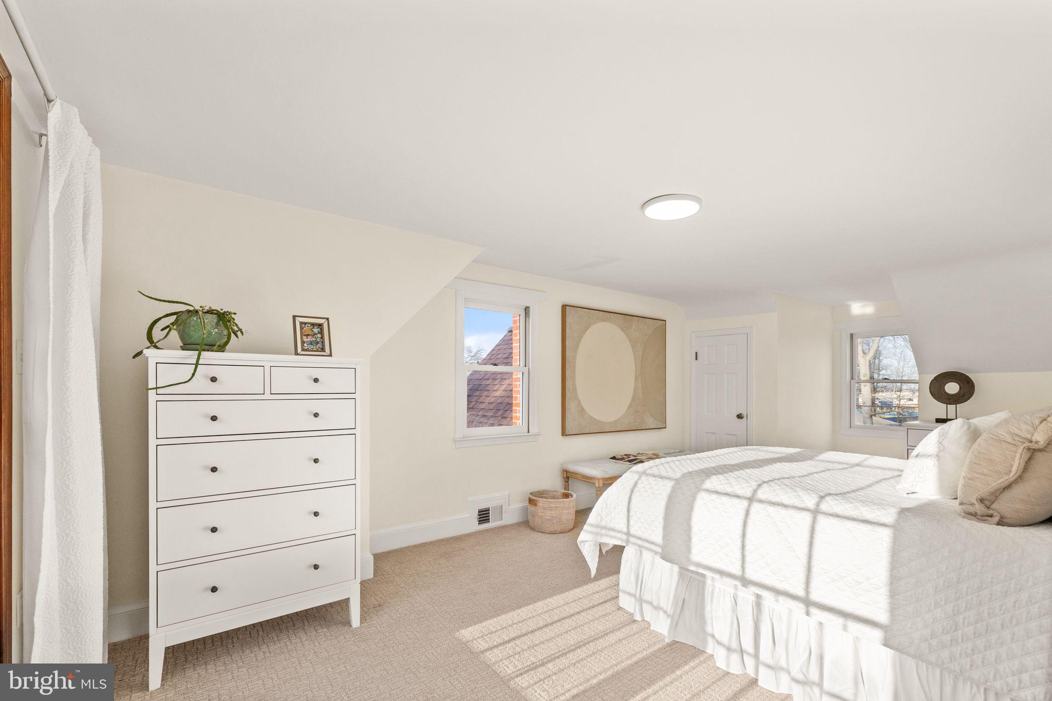 TEMPLE VIEW - Residential