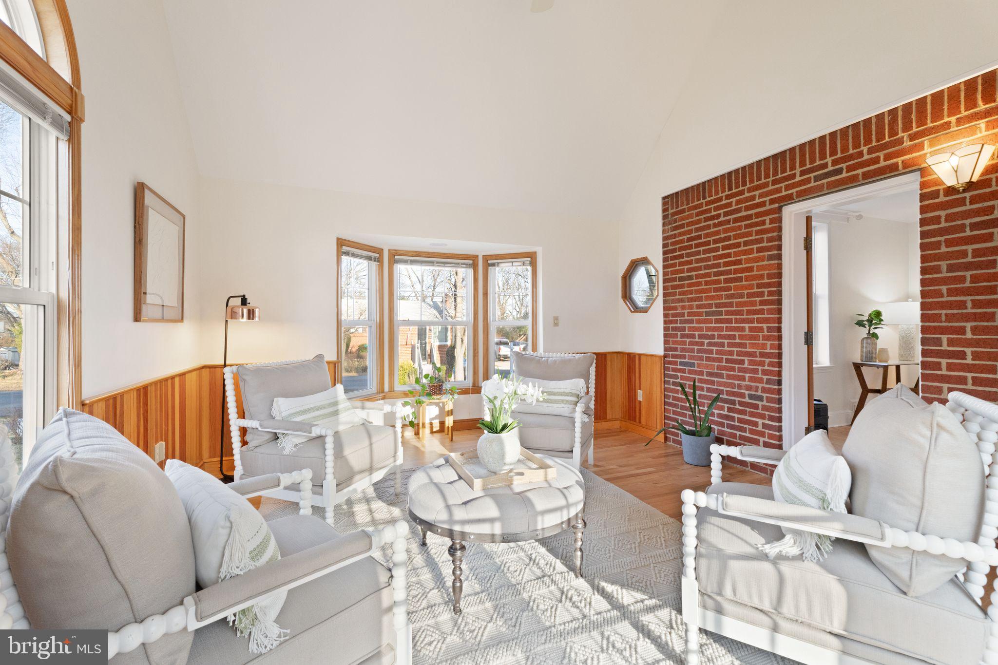 TEMPLE VIEW - Residential