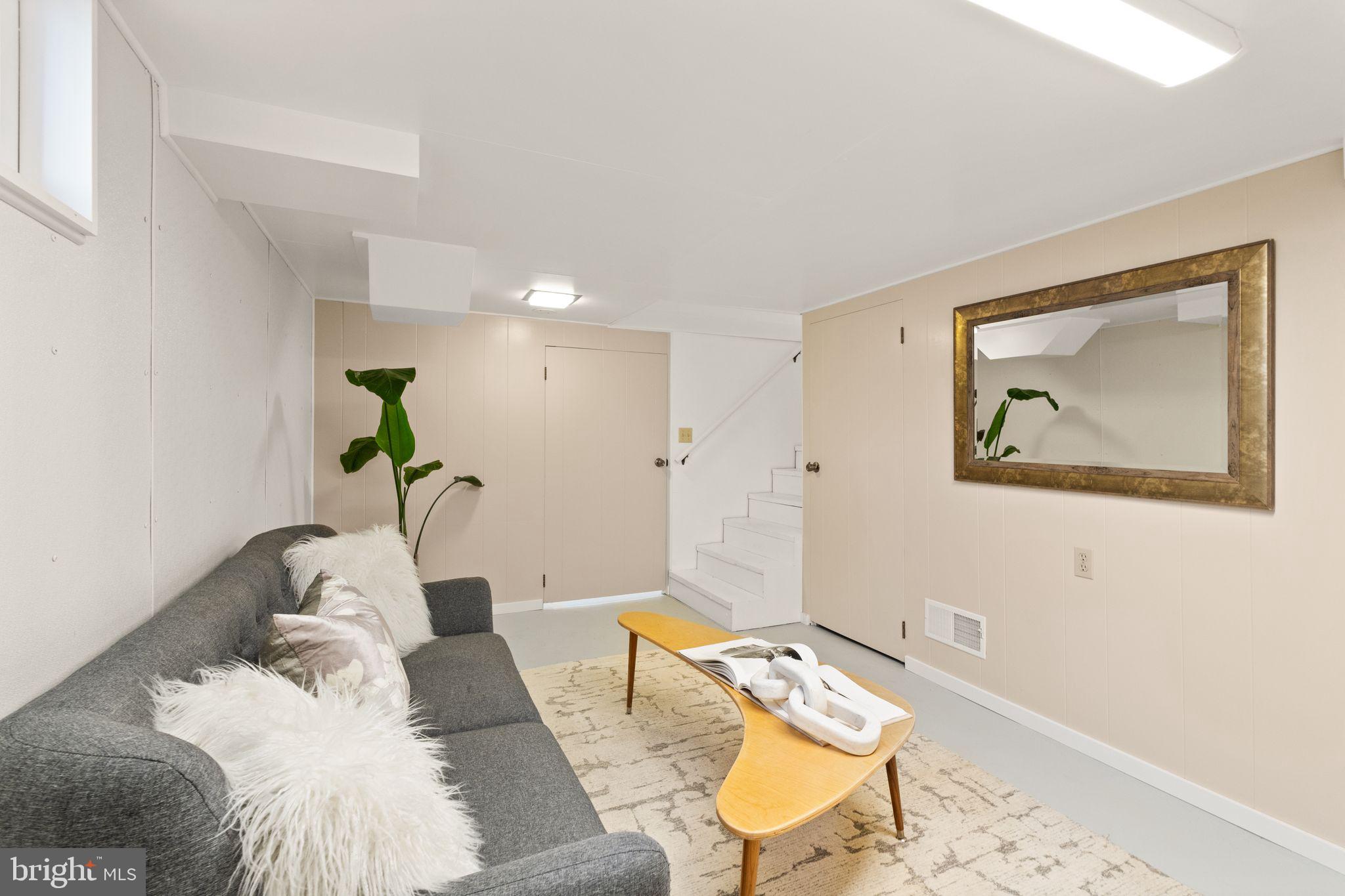 TEMPLE VIEW - Residential