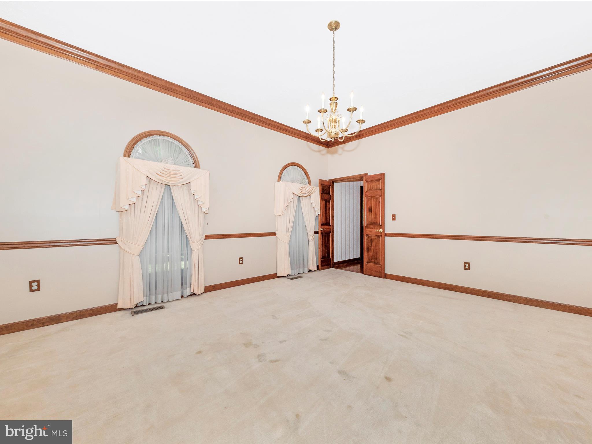 1013 WILDA DRIVE