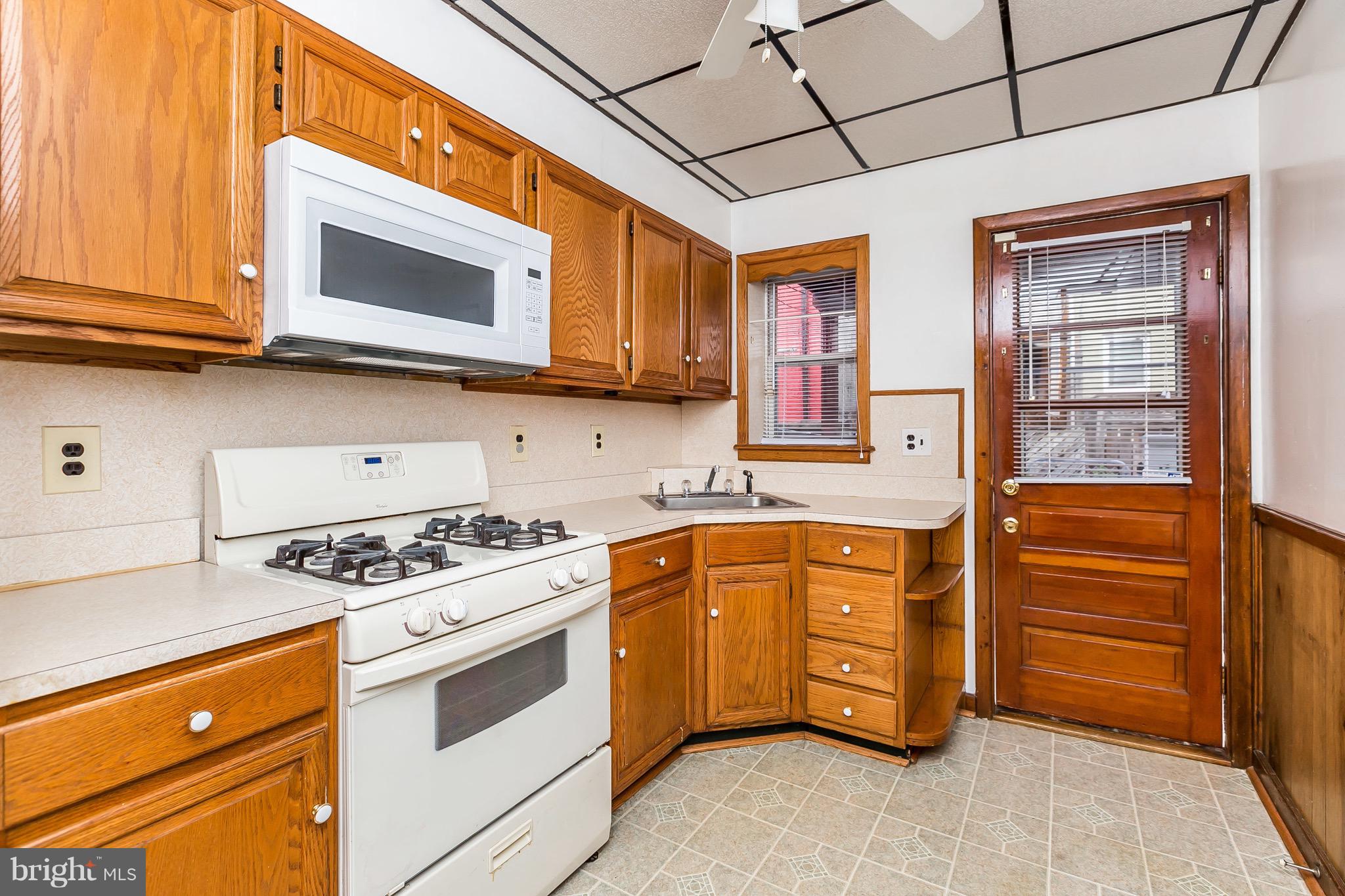 LOCUST POINT - Residential Lease