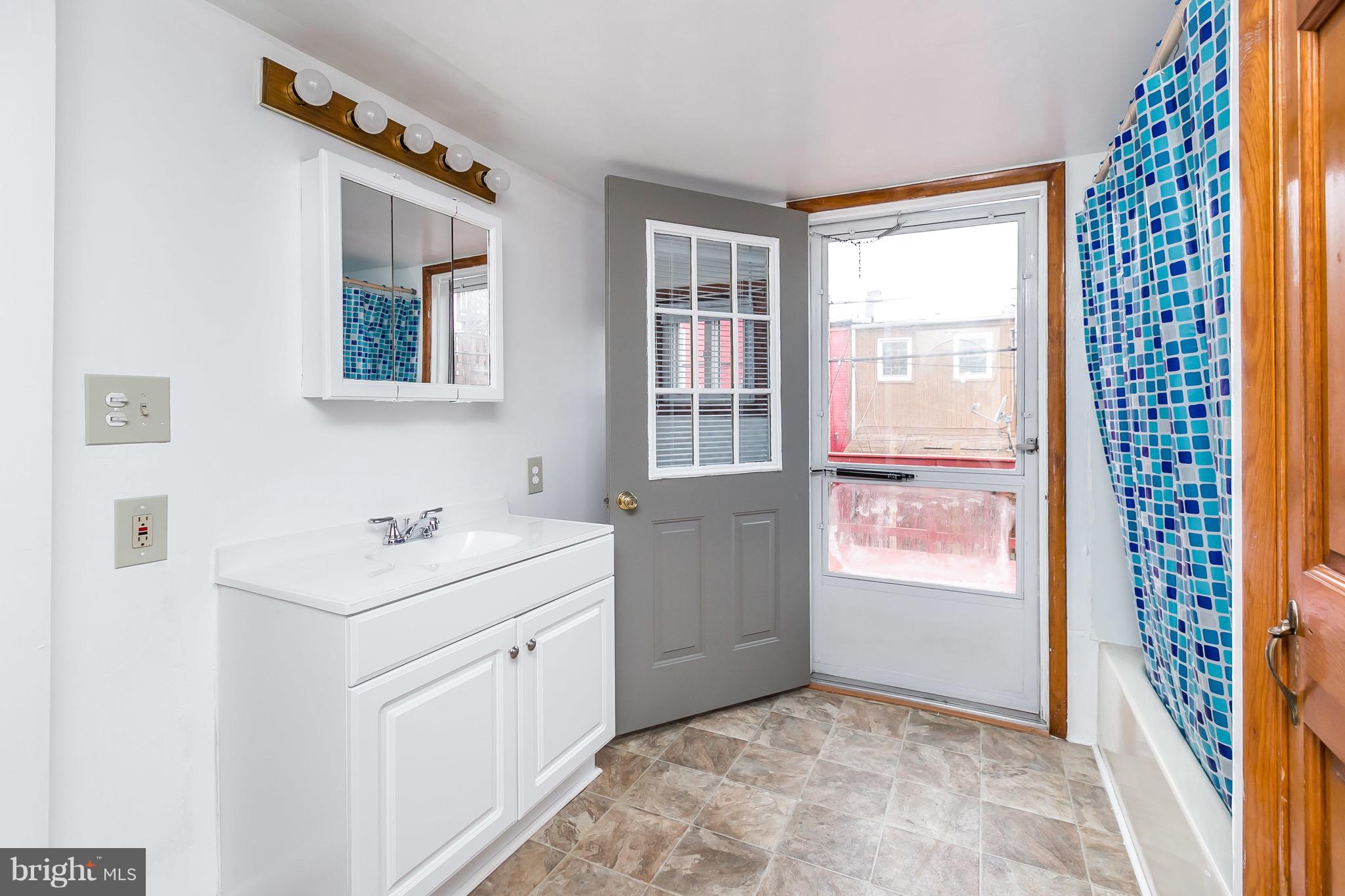 LOCUST POINT - Residential Lease