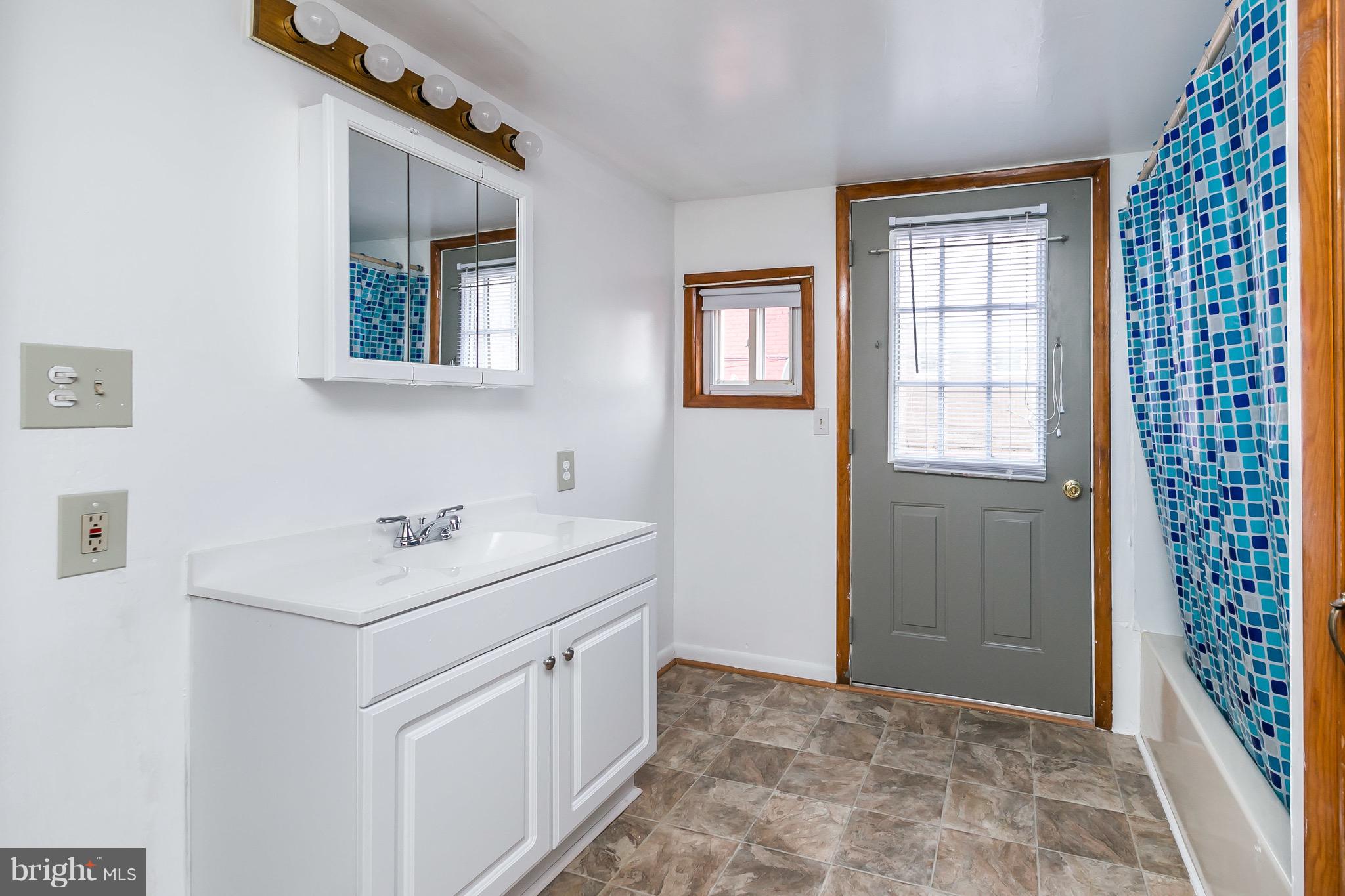 LOCUST POINT - Residential Lease