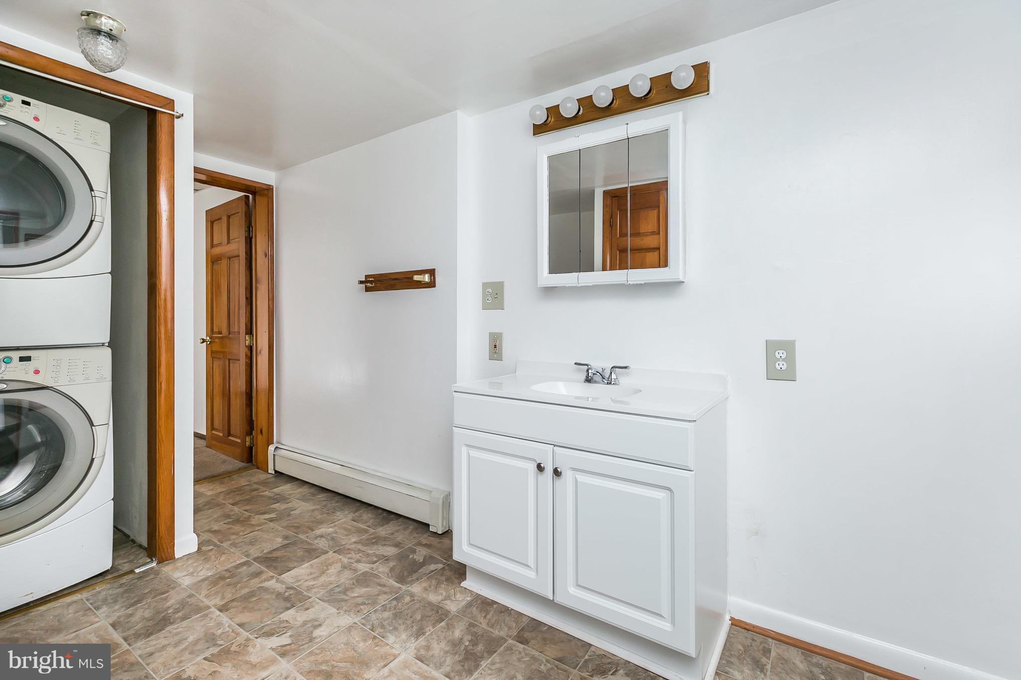 LOCUST POINT - Residential Lease