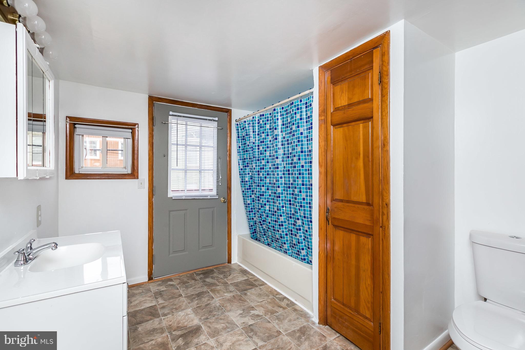 LOCUST POINT - Residential Lease