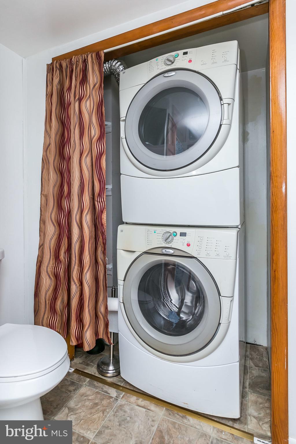 LOCUST POINT - Residential Lease