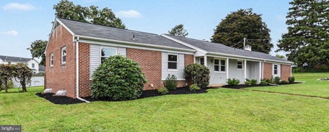 Homes For Sale - 5 Greenway Drive<br/> MECHANICSBURG, PA 17055