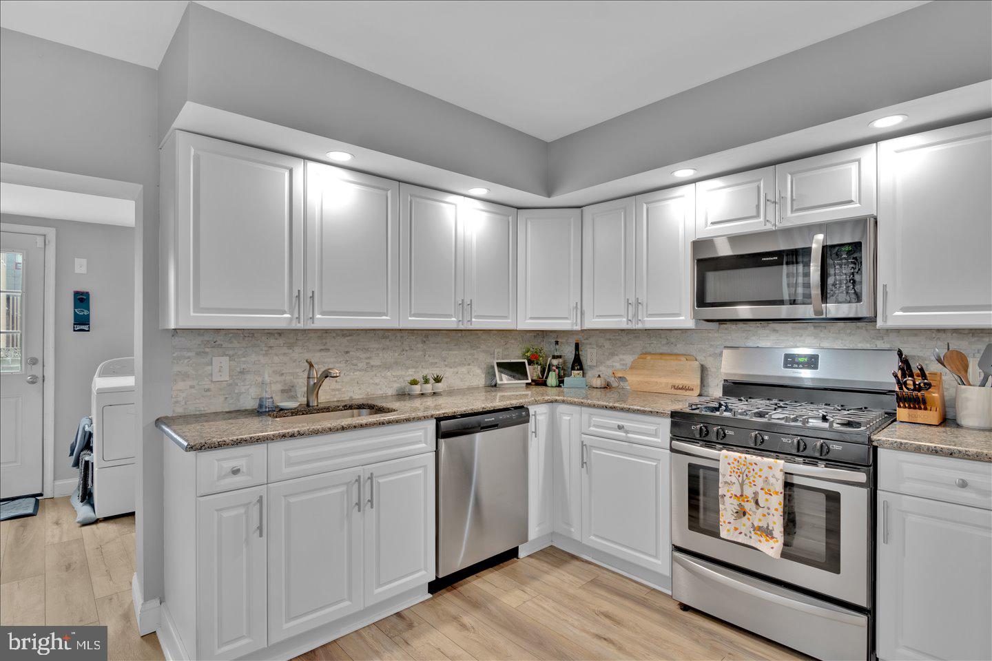 PORT RICHMOND - Residential