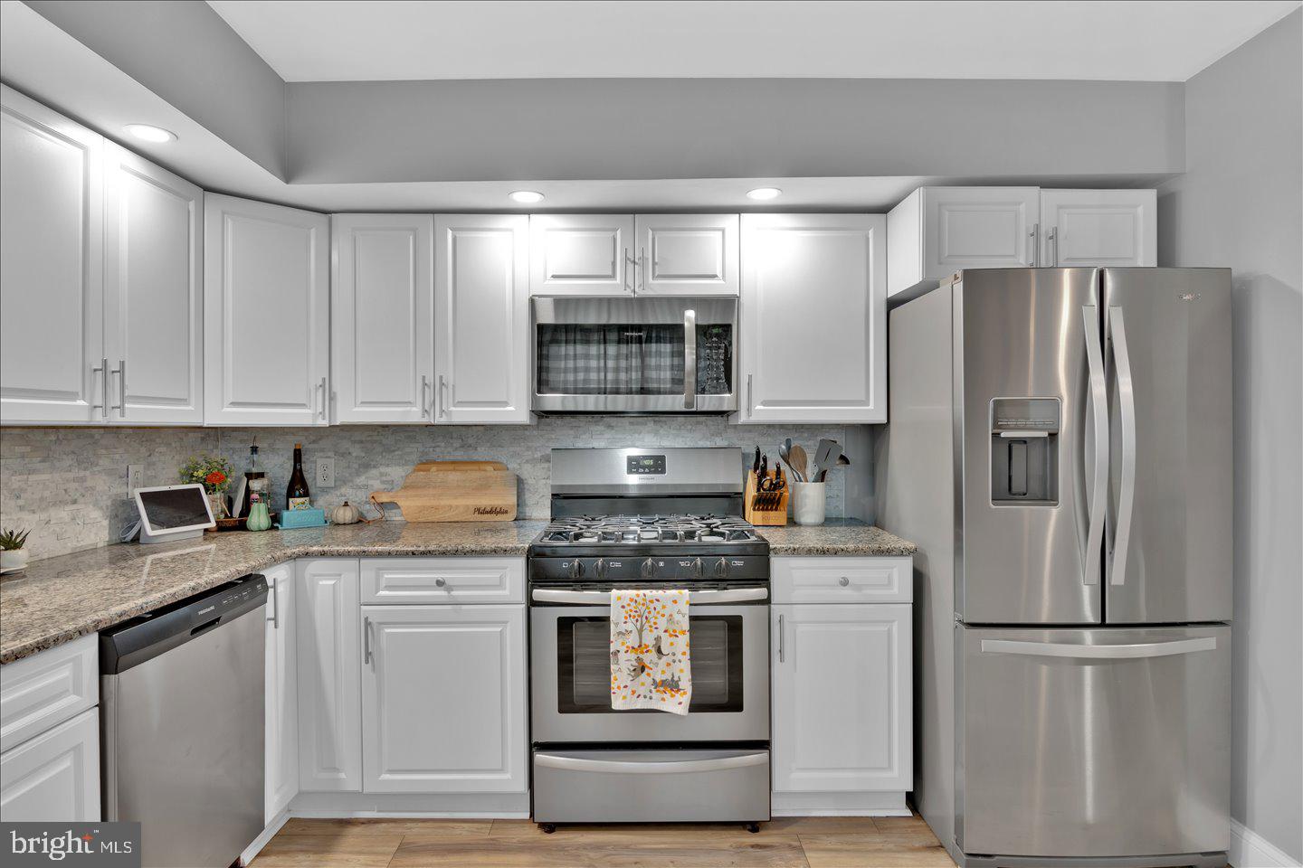 PORT RICHMOND - Residential