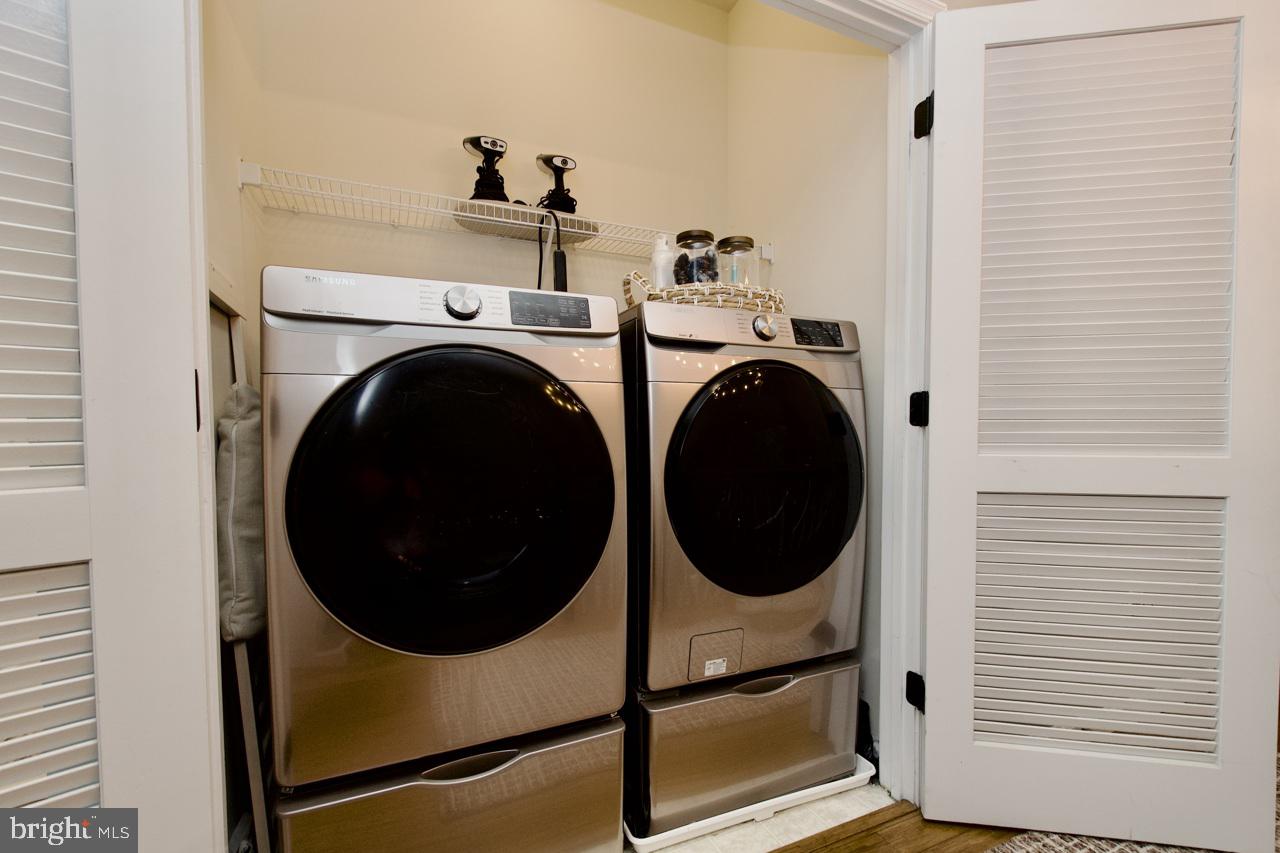 HAWTHORNE - Residential Lease